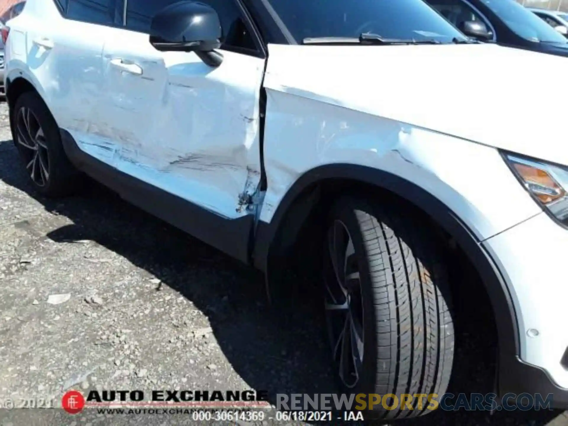 1 Photograph of a damaged car YV4162XZ9K2019296 VOLVO XC40 2019