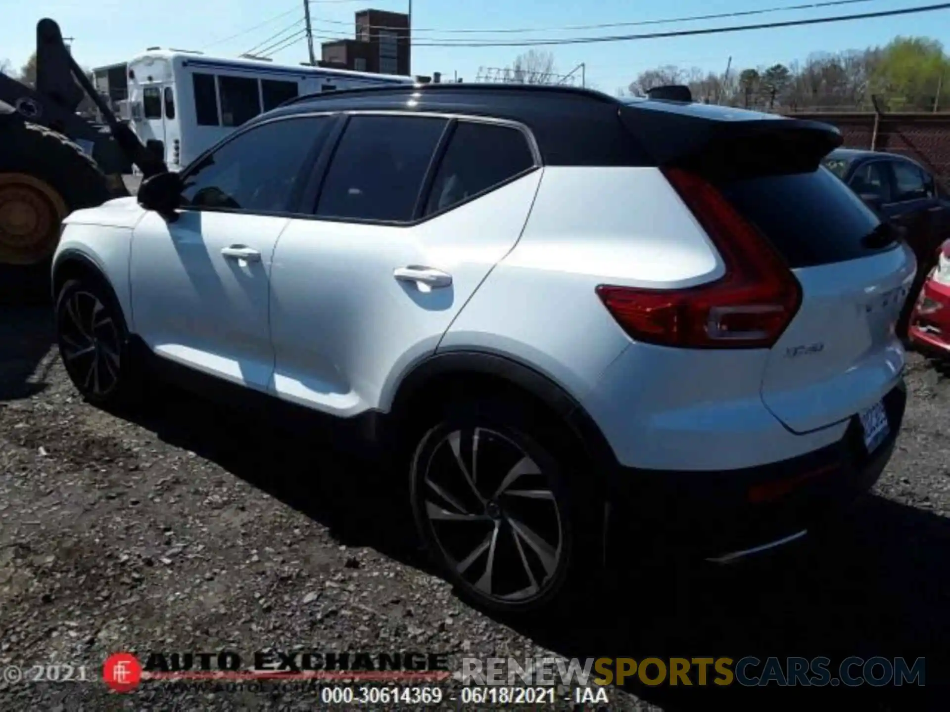 5 Photograph of a damaged car YV4162XZ9K2019296 VOLVO XC40 2019