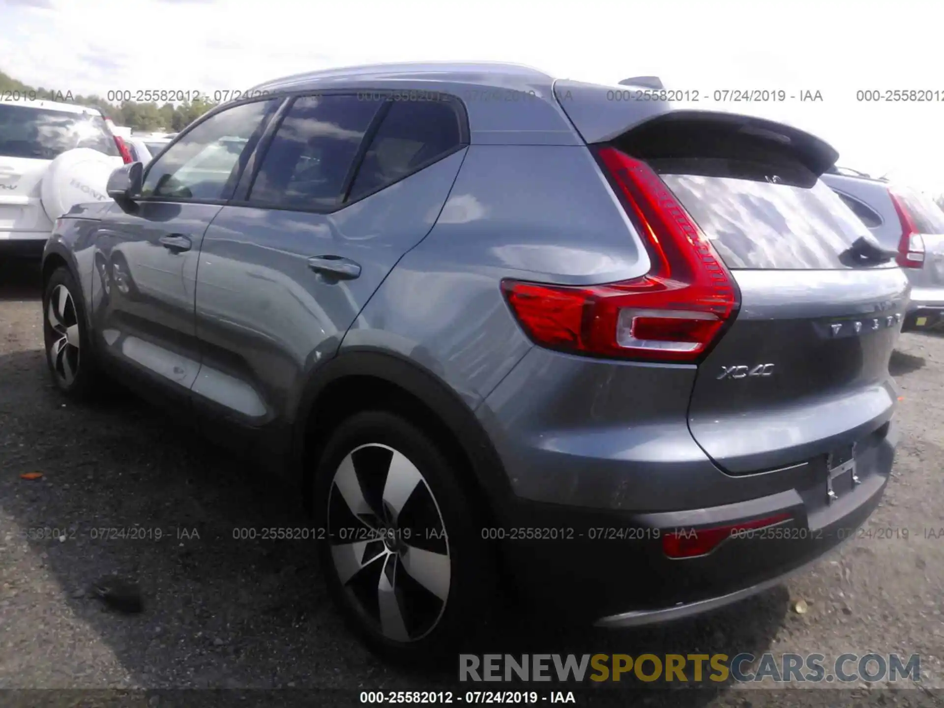 3 Фотография поврежденного автомобиля YV4162XZ9K2021355 VOLVO XC40 2019