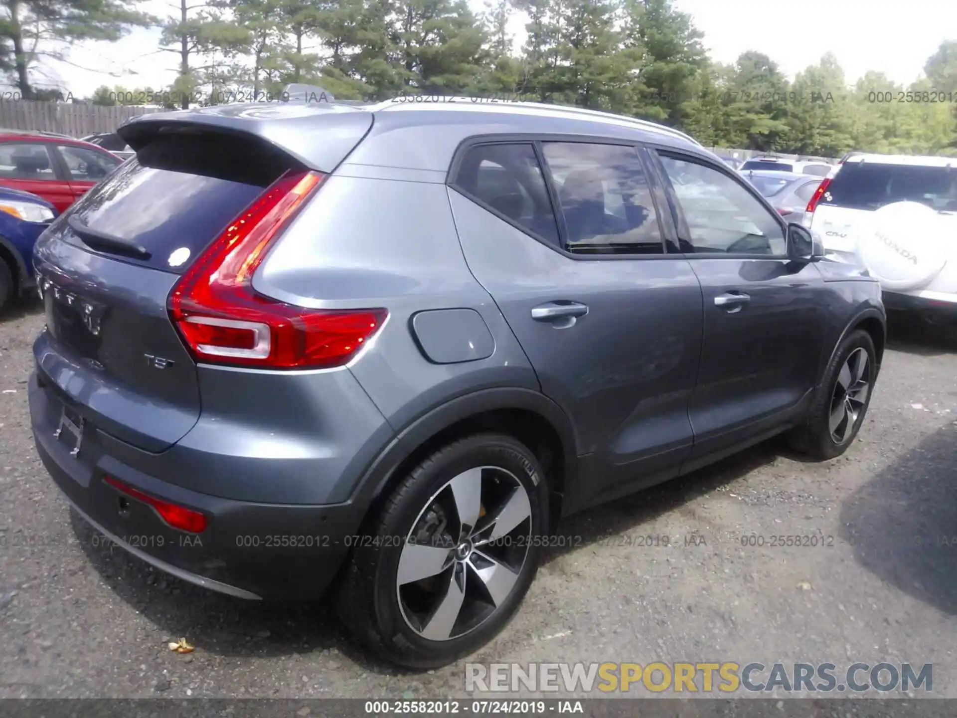 4 Photograph of a damaged car YV4162XZ9K2021355 VOLVO XC40 2019