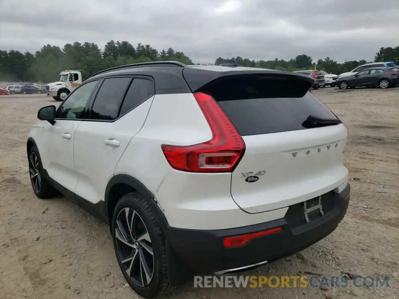 3 Photograph of a damaged car YV4162XZXK2004502 VOLVO XC40 2019