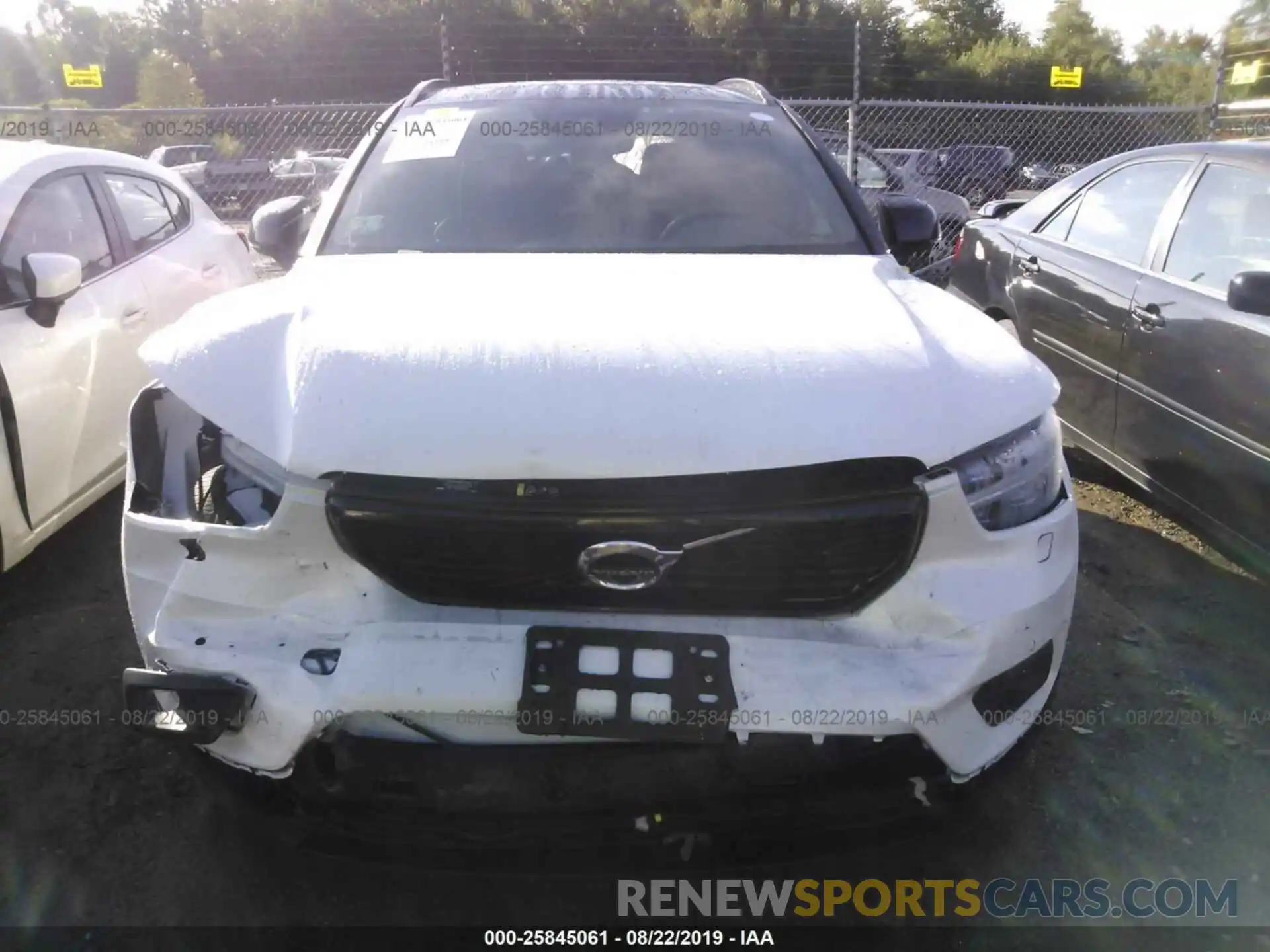 6 Photograph of a damaged car YV4162XZXK2004550 VOLVO XC40 2019