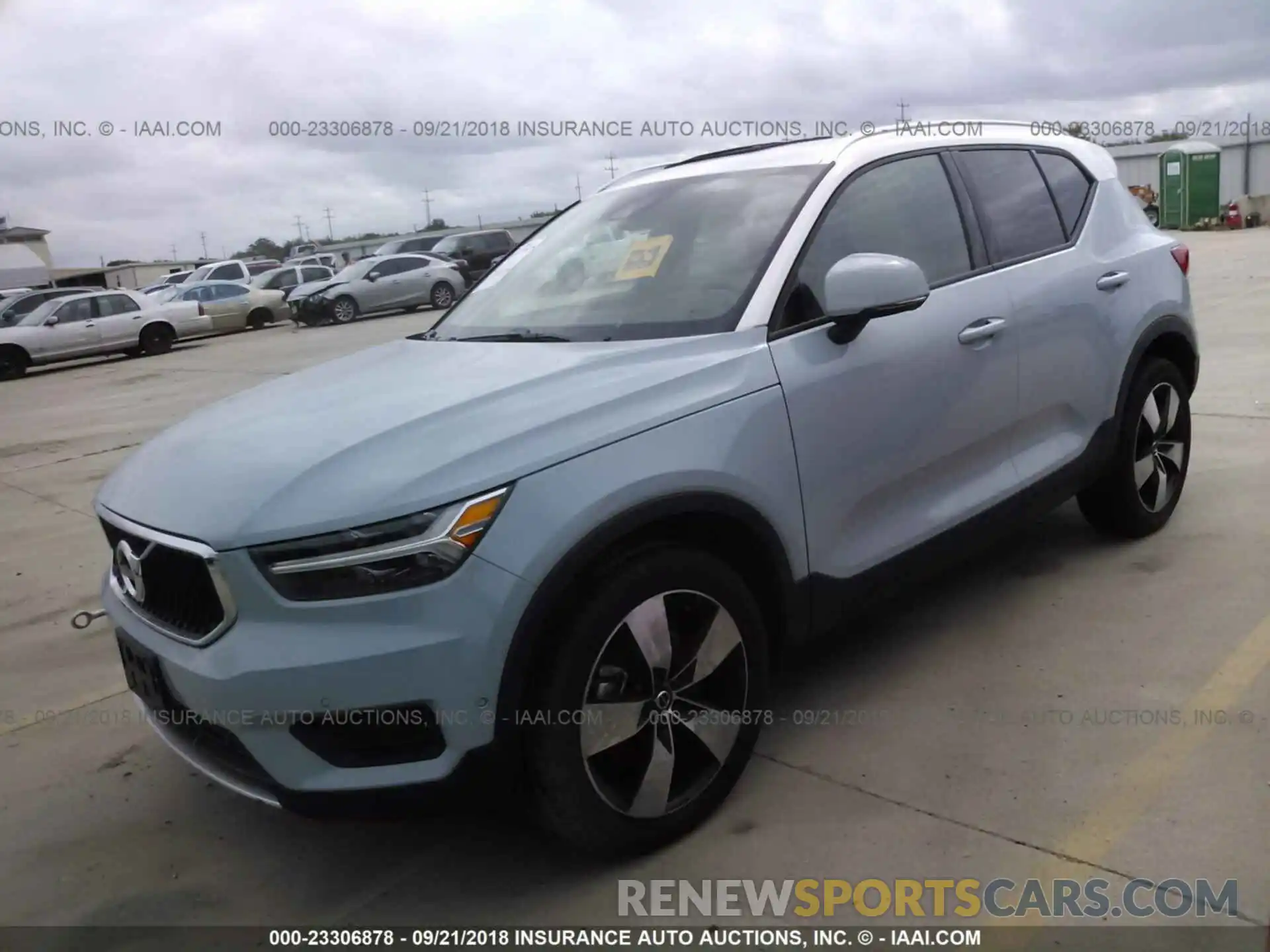 2 Photograph of a damaged car YV4162XZXK2005729 Volvo Xc40 2019