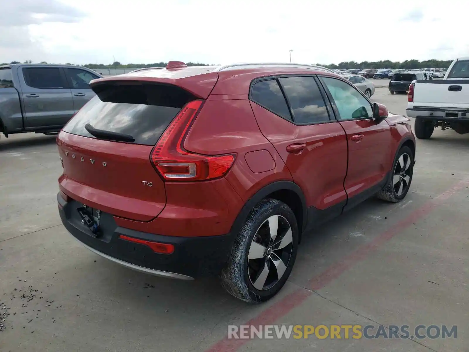 4 Photograph of a damaged car YV4AC2HK3K2053499 VOLVO XC40 2019