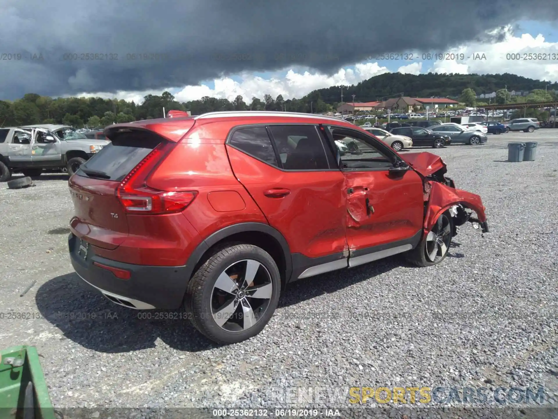 4 Photograph of a damaged car YV4AC2HK6K2047597 VOLVO XC40 2019