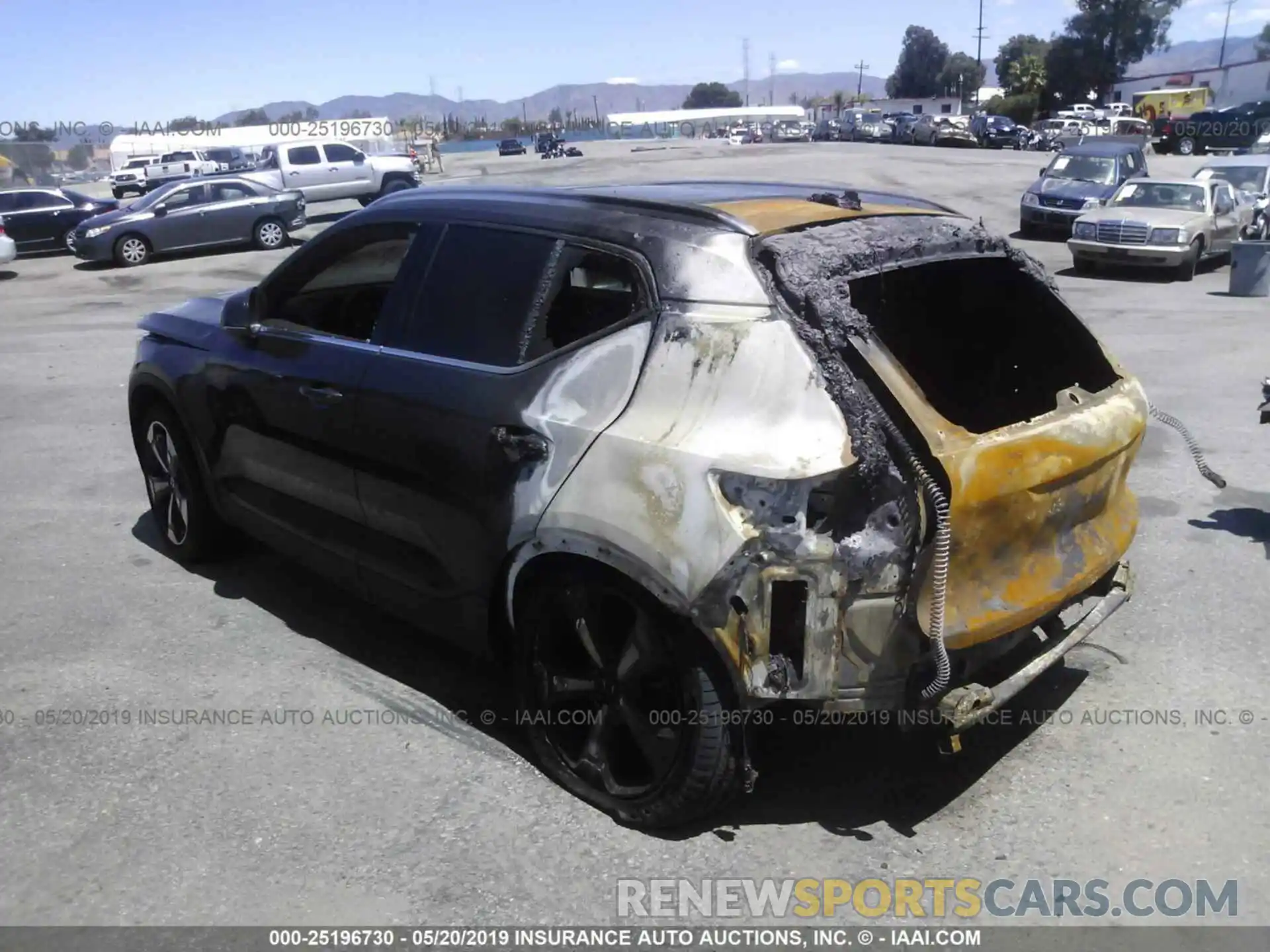 3 Photograph of a damaged car YV4AC2HL5K2121519 VOLVO XC40 2019