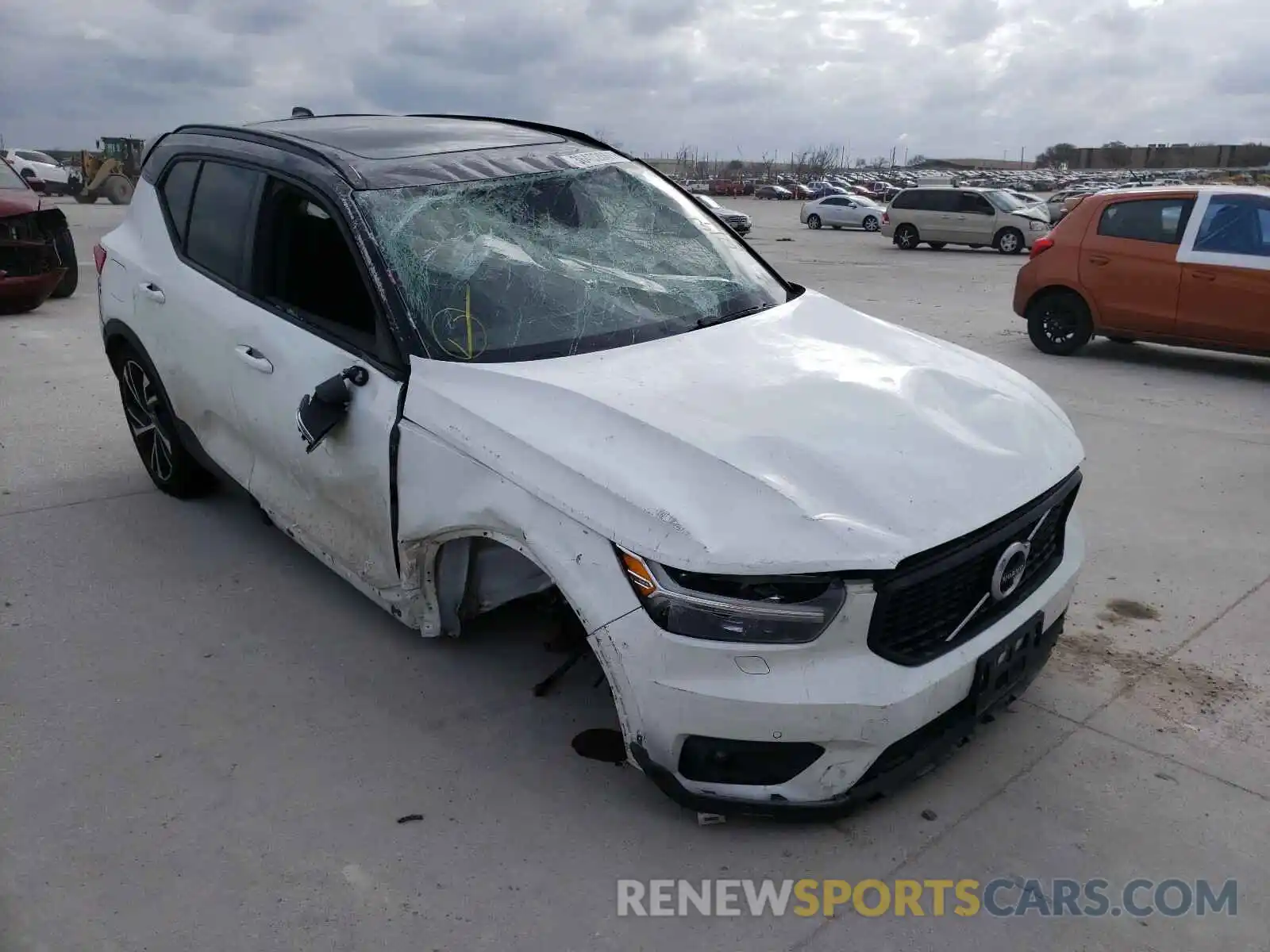 1 Photograph of a damaged car YV4AC2HM1K2113474 VOLVO XC40 2019