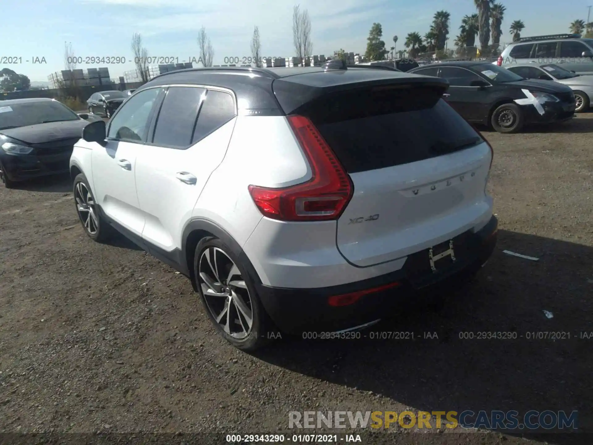 3 Фотография поврежденного автомобиля YV4AC2HM5K2057135 VOLVO XC40 2019