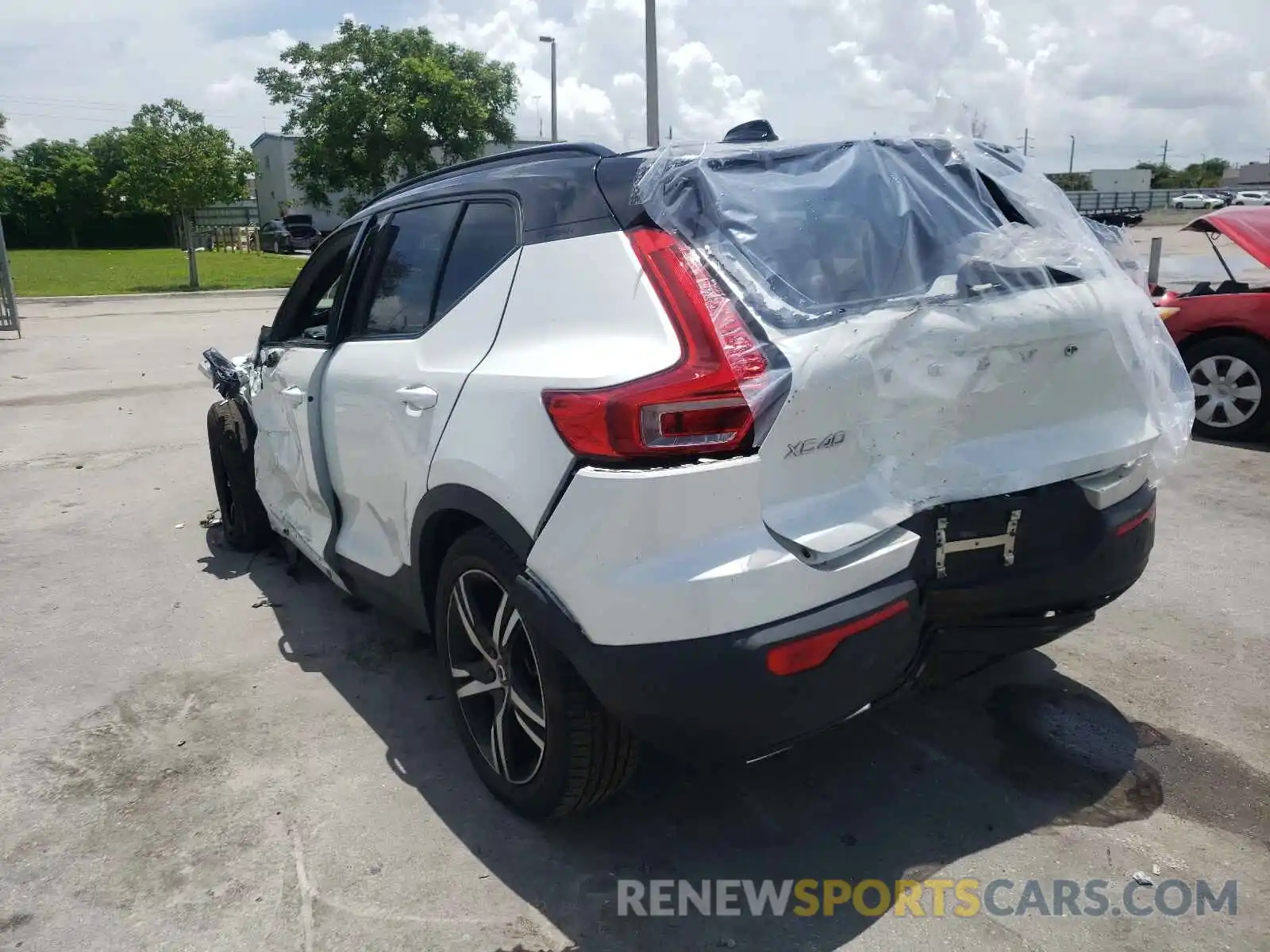 3 Photograph of a damaged car YV4AC2HM7K2107890 VOLVO XC40 2019