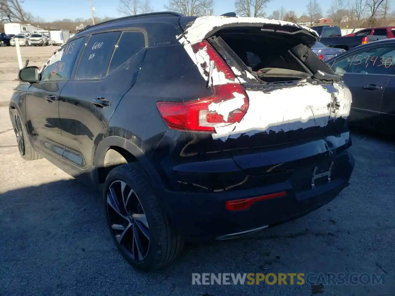 3 Photograph of a damaged car YV4AC2HMPK2132063 VOLVO XC40 2019