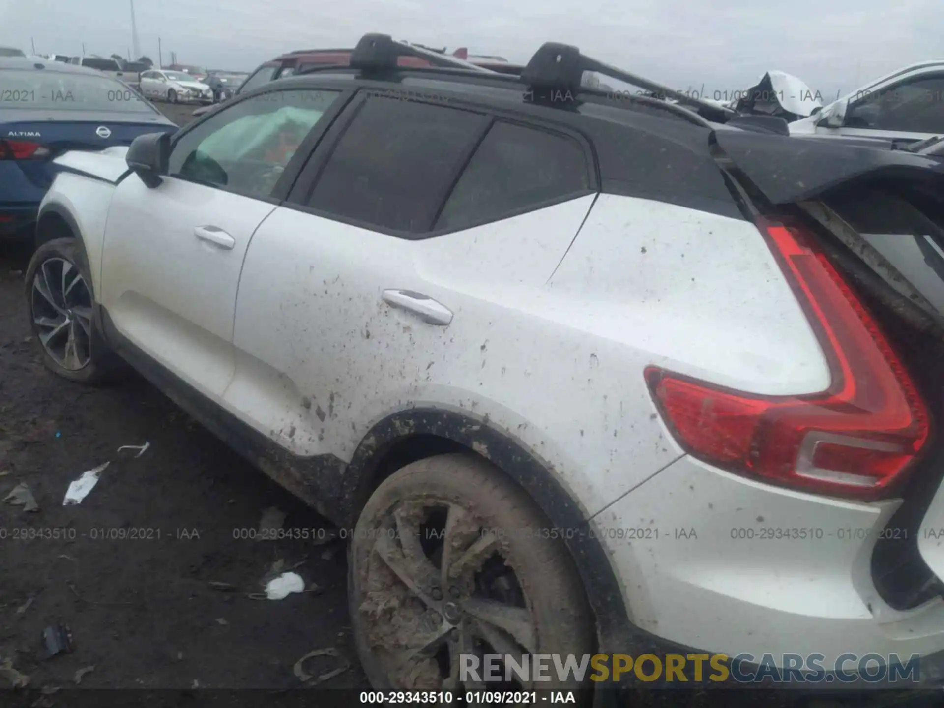 3 Photograph of a damaged car YV4AC2HMXK2138020 VOLVO XC40 2019