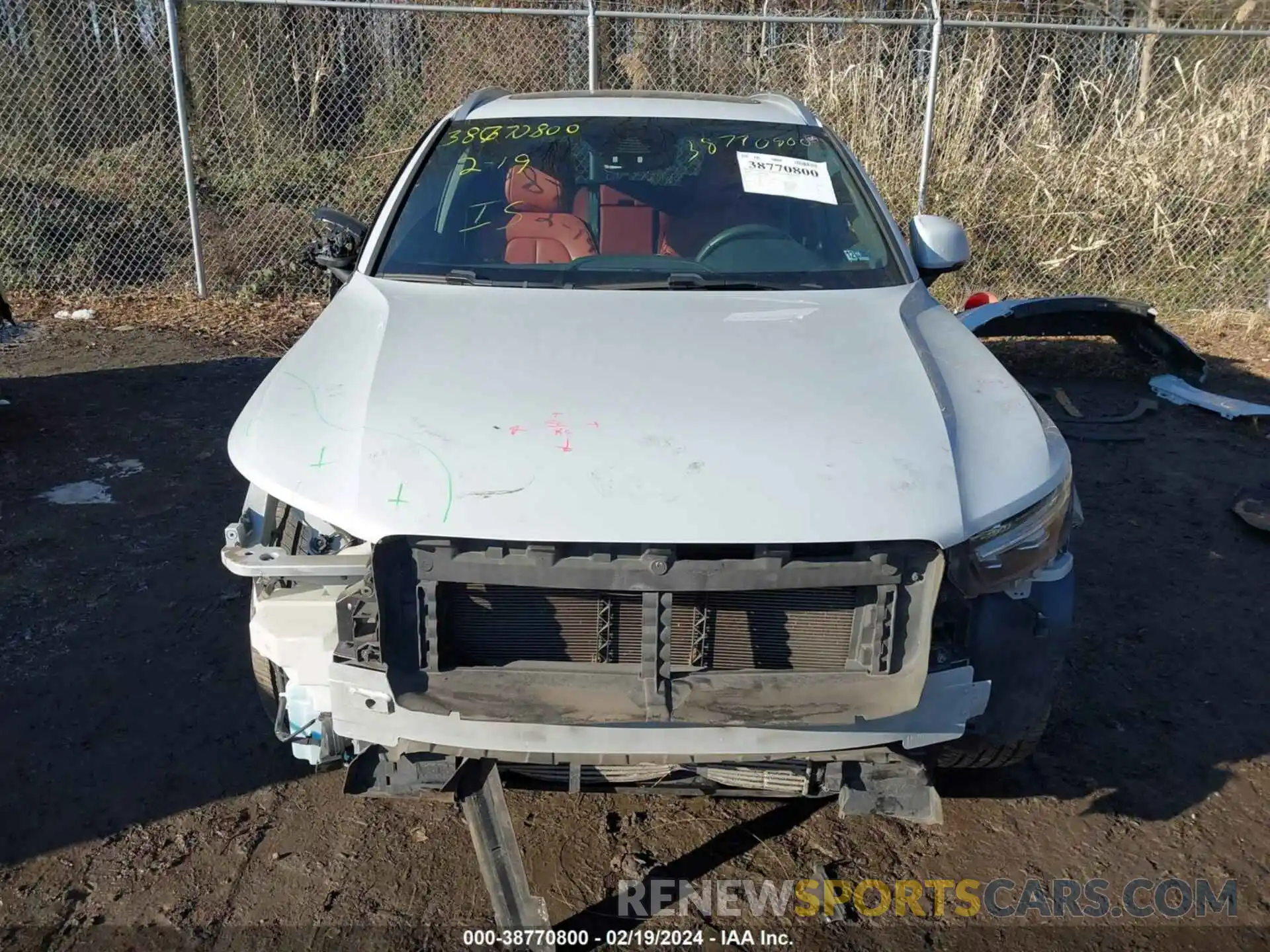 13 Photograph of a damaged car YV4162UK0L2253643 VOLVO XC40 2020