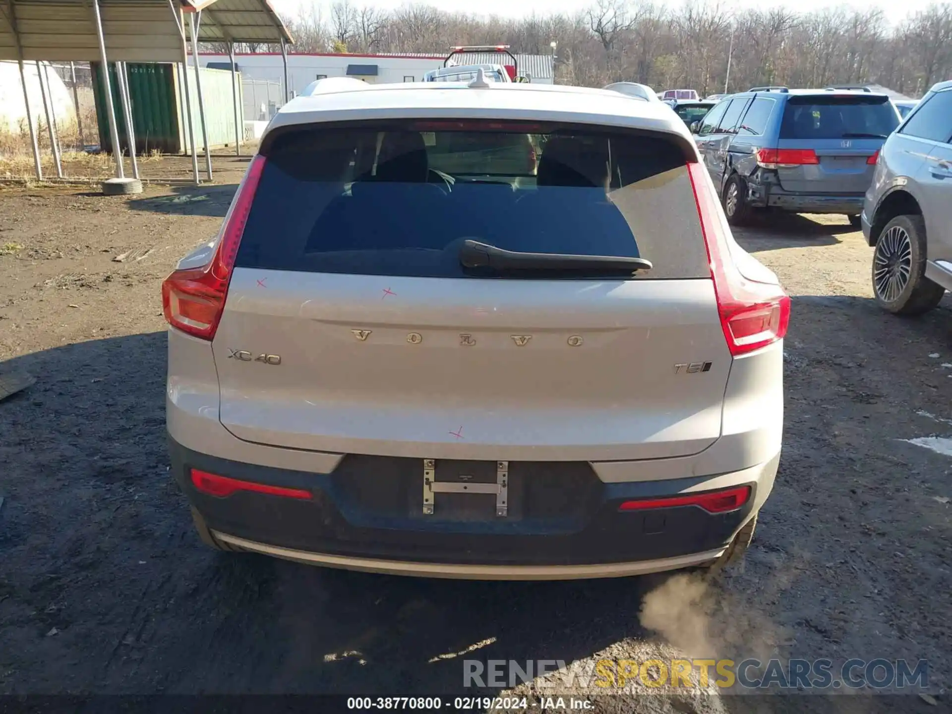 17 Photograph of a damaged car YV4162UK0L2253643 VOLVO XC40 2020