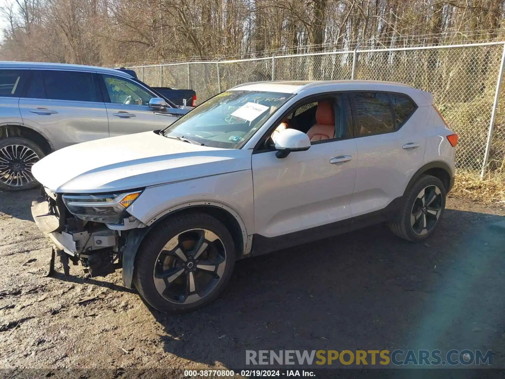 2 Photograph of a damaged car YV4162UK0L2253643 VOLVO XC40 2020