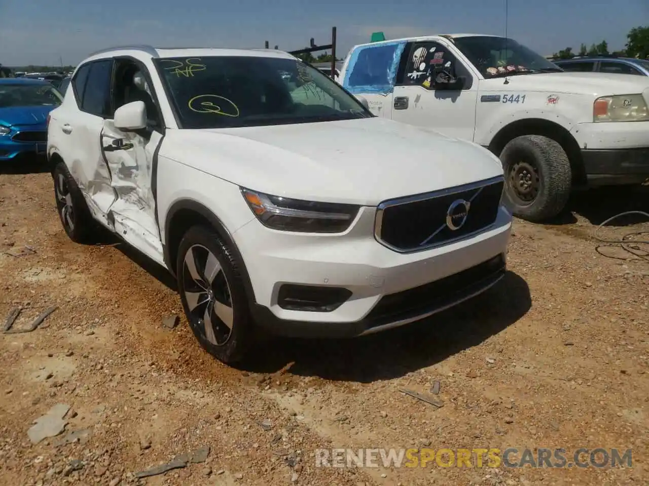 1 Photograph of a damaged car YV4162UK0L2259989 VOLVO XC40 2020