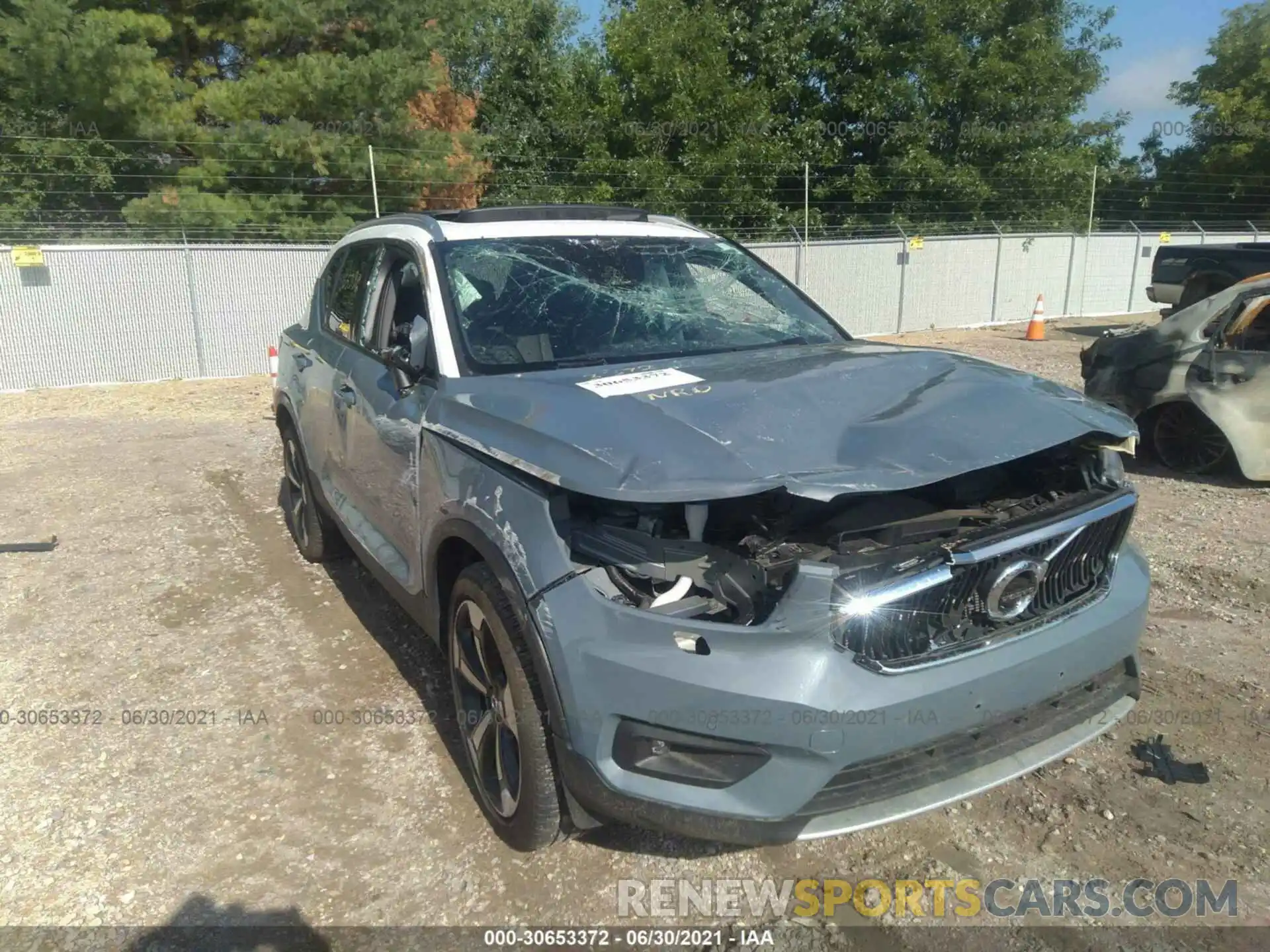 6 Photograph of a damaged car YV4162UK0L2295844 VOLVO XC40 2020