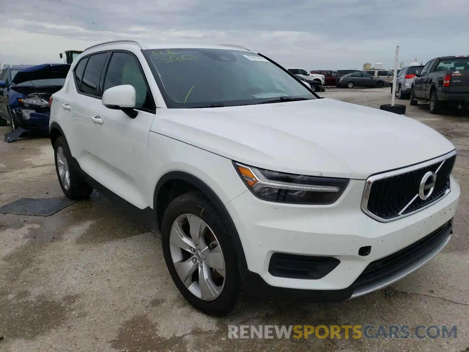 1 Photograph of a damaged car YV4162UK0L2321682 VOLVO XC40 2020