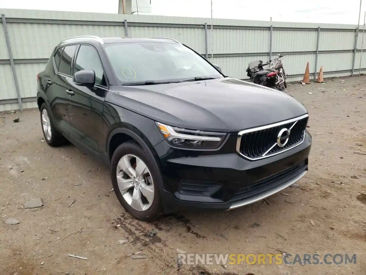 1 Photograph of a damaged car YV4162UK0L2326848 VOLVO XC40 2020