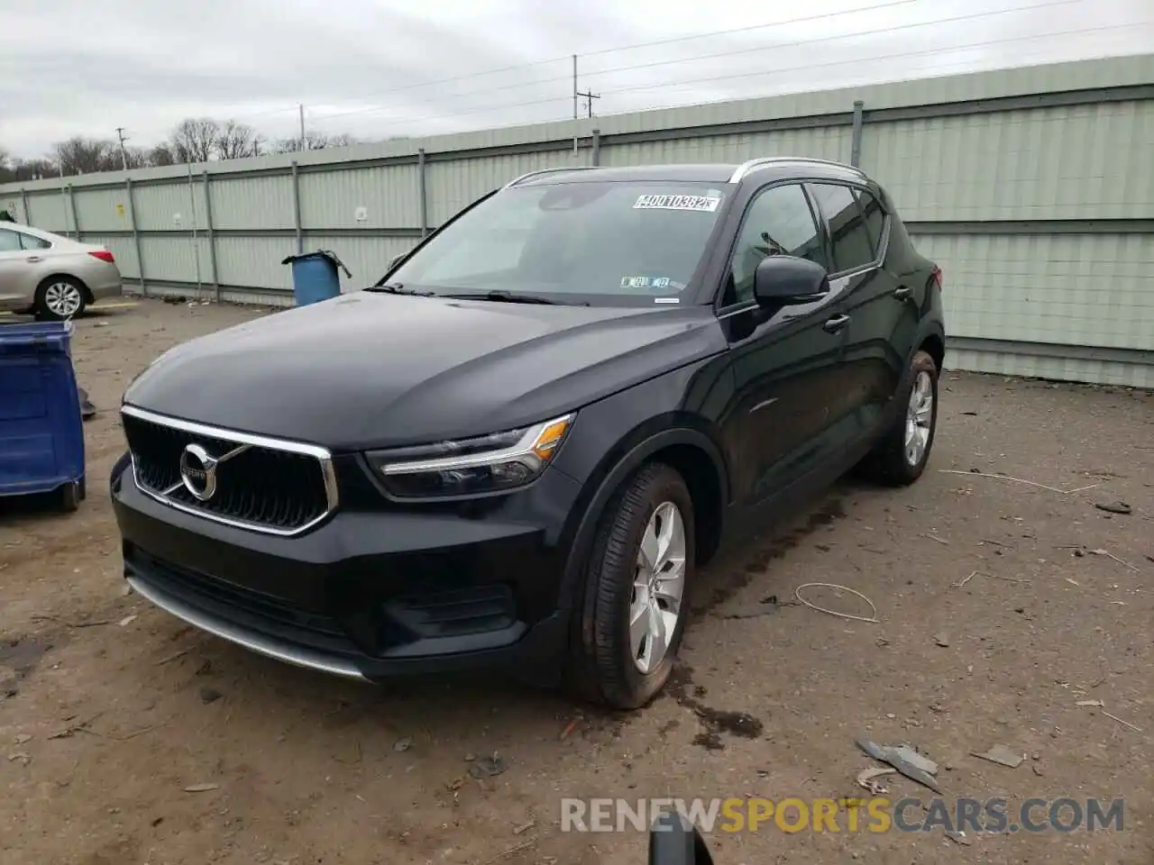 2 Photograph of a damaged car YV4162UK0L2326848 VOLVO XC40 2020