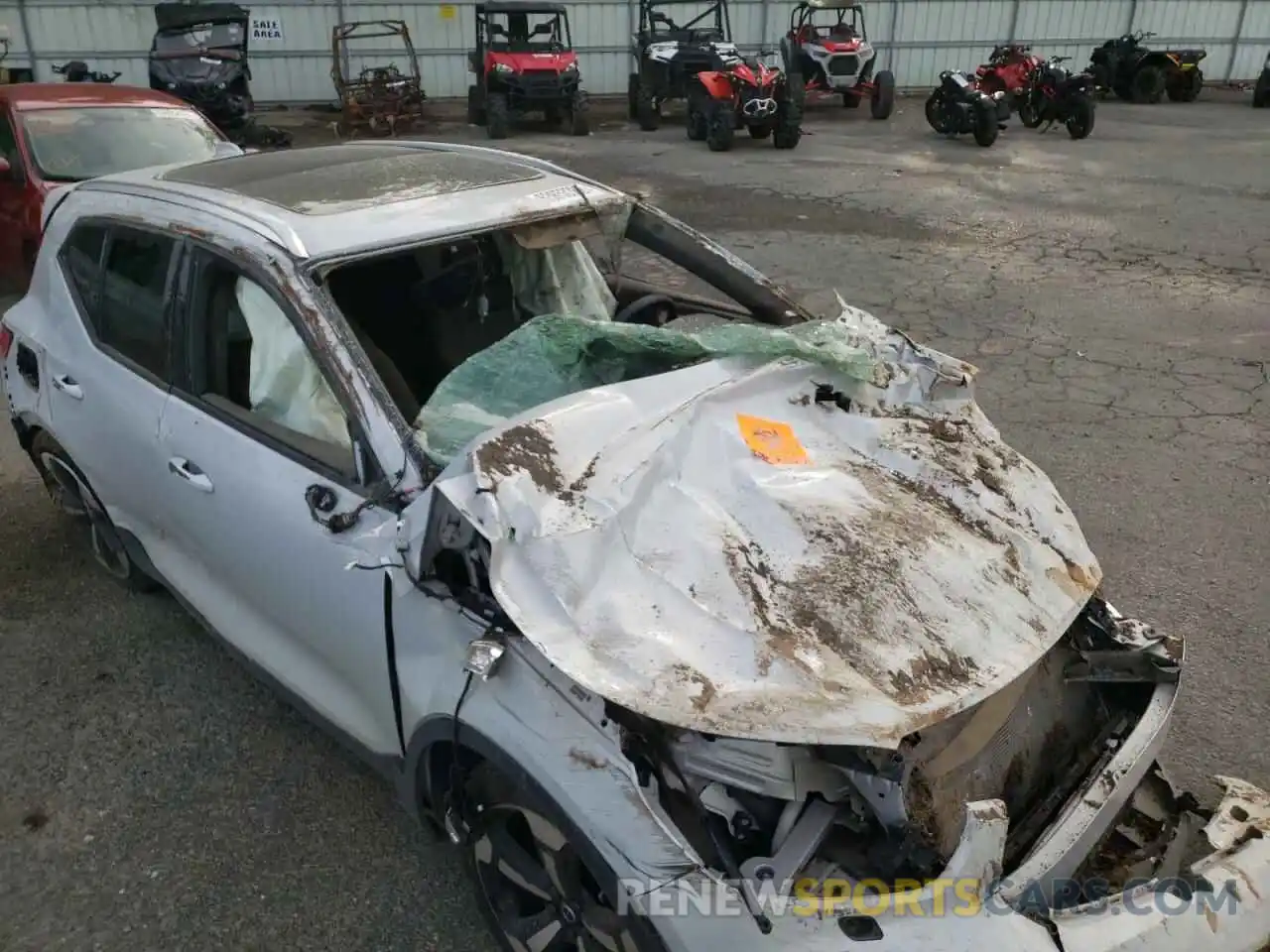 9 Photograph of a damaged car YV4162UK0L2327949 VOLVO XC40 2020