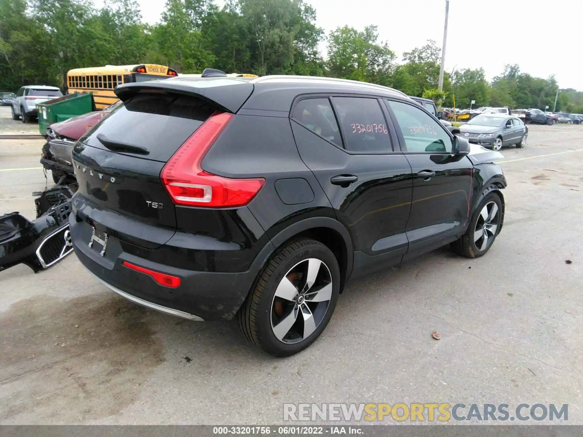 4 Photograph of a damaged car YV4162UK1L2203575 VOLVO XC40 2020