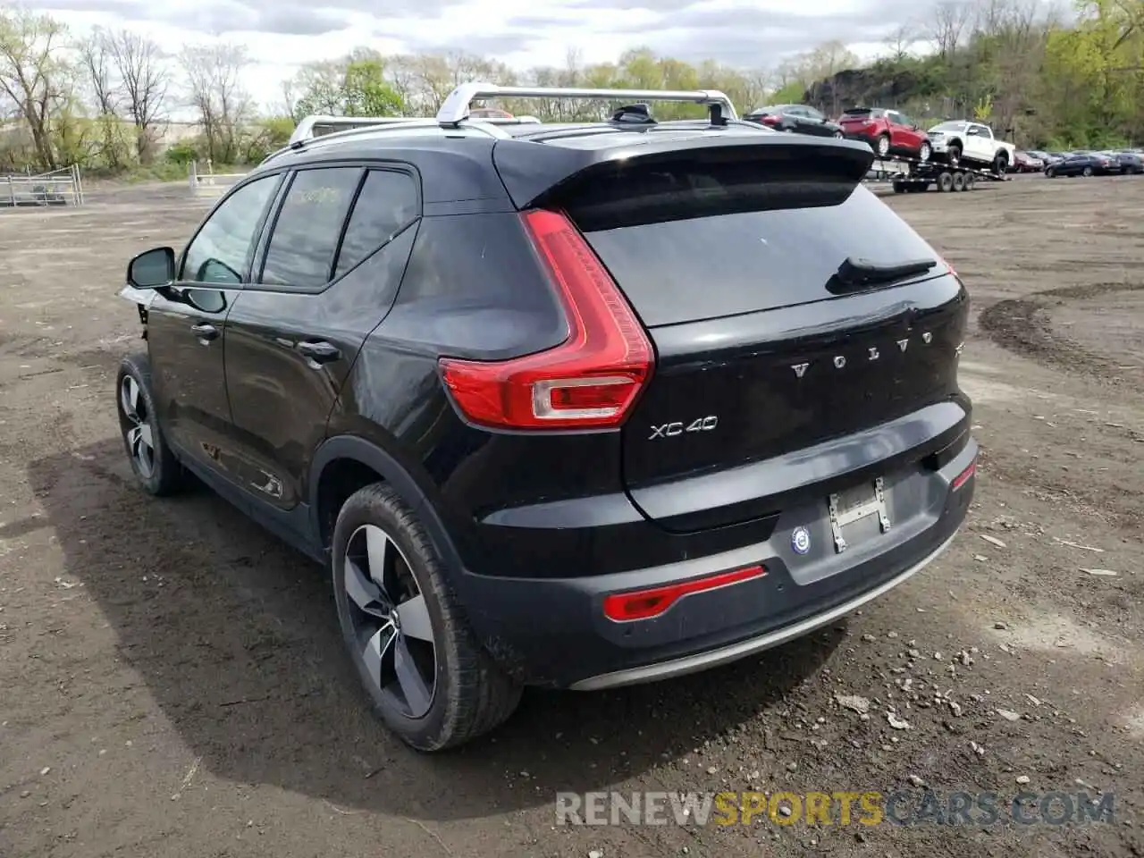 3 Photograph of a damaged car YV4162UK1L2219260 VOLVO XC40 2020