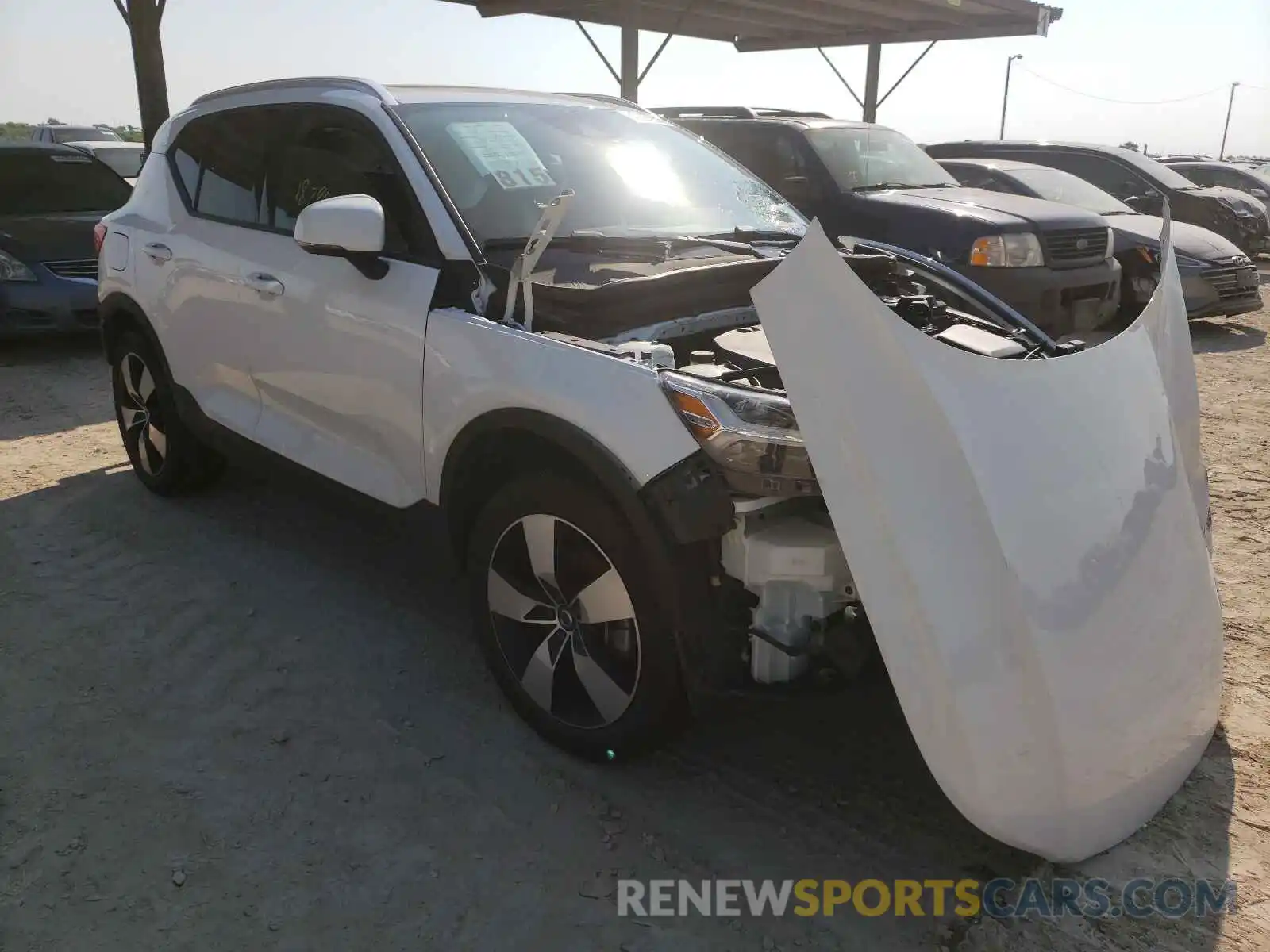 1 Photograph of a damaged car YV4162UK1L2223521 VOLVO XC40 2020