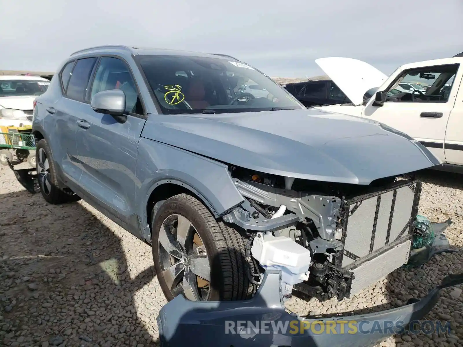 1 Photograph of a damaged car YV4162UK2L2172711 VOLVO XC40 2020