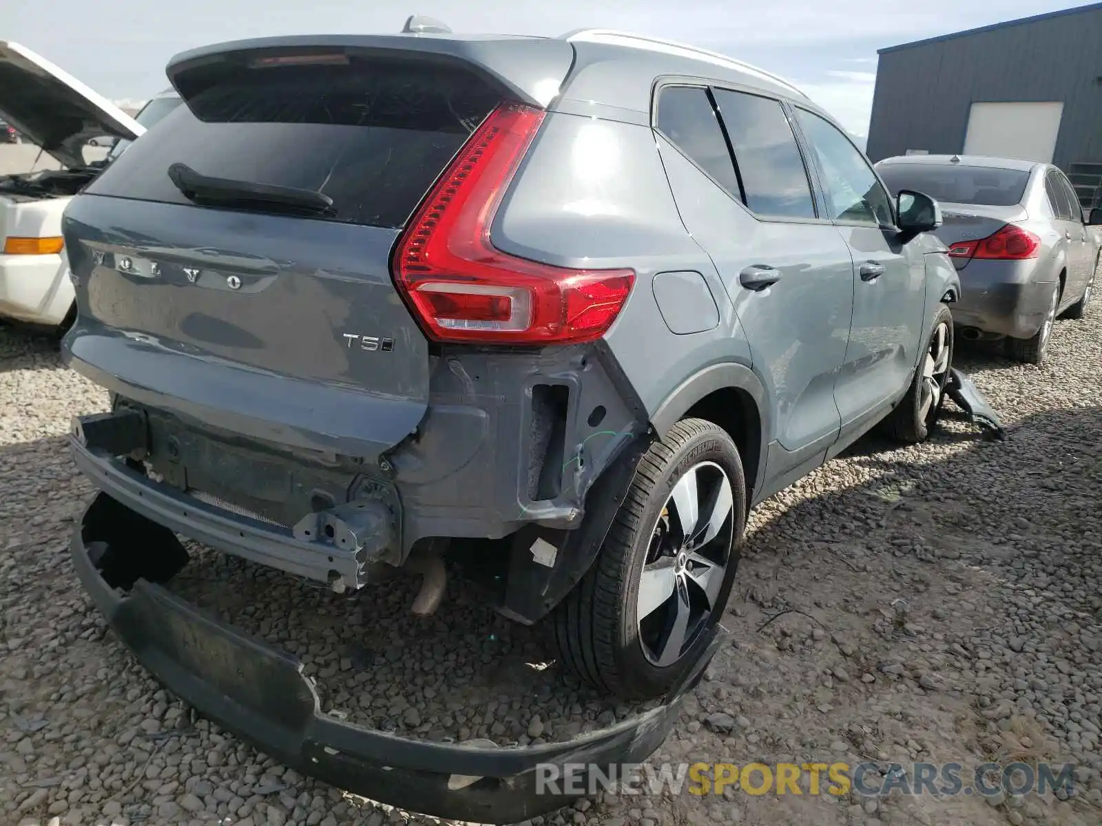 4 Photograph of a damaged car YV4162UK2L2172711 VOLVO XC40 2020