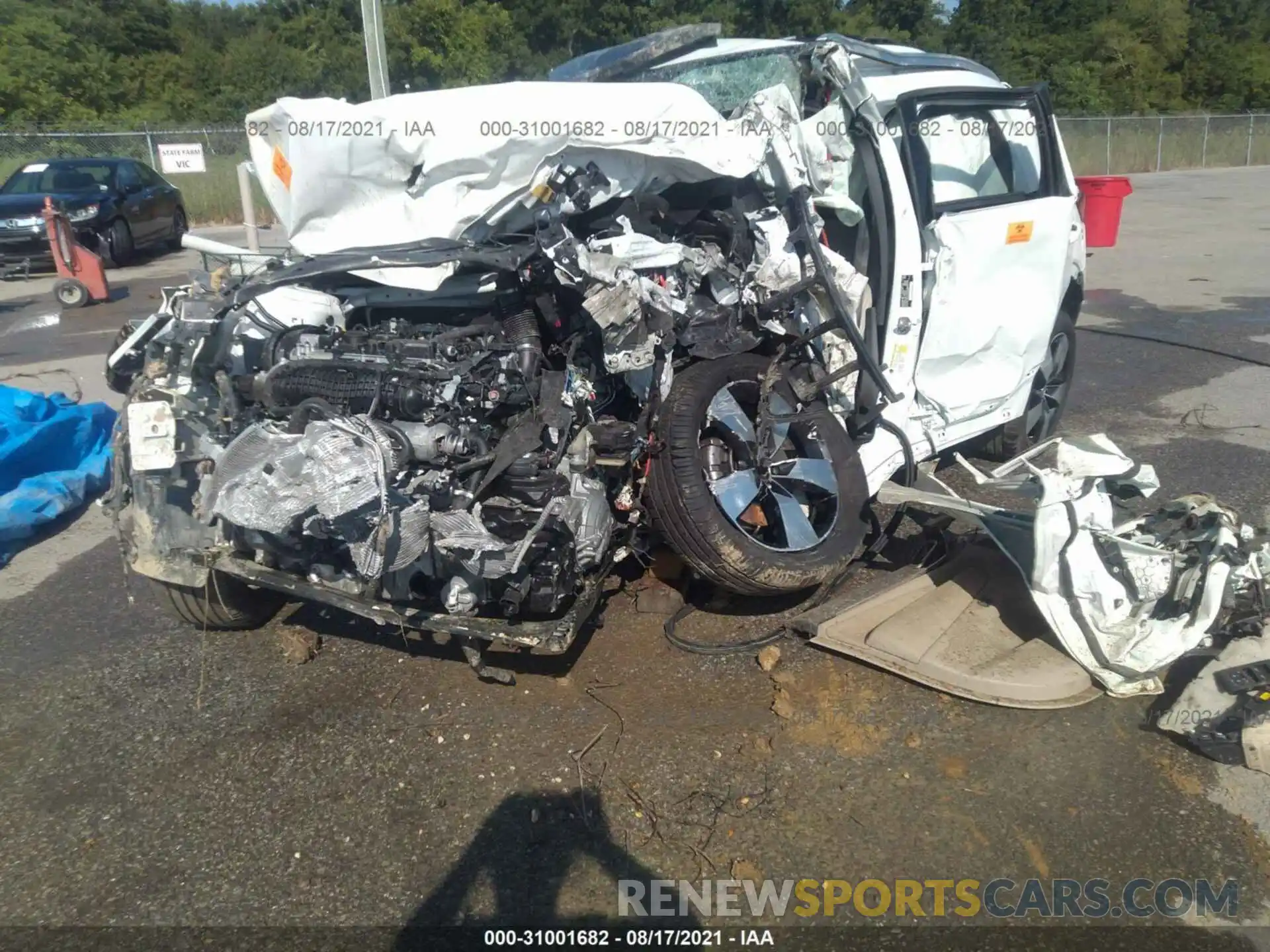 6 Photograph of a damaged car YV4162UK2L2188035 VOLVO XC40 2020