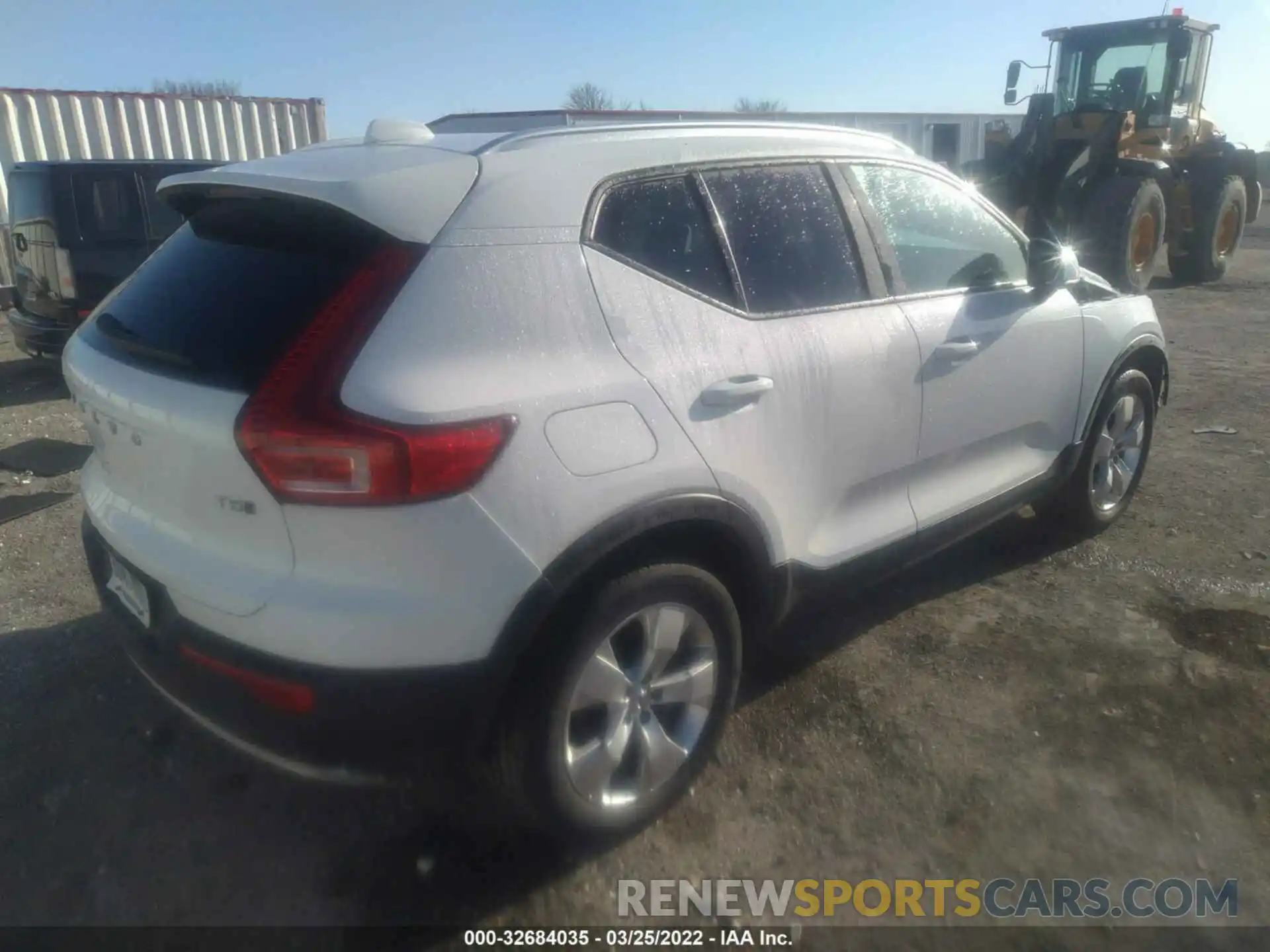 4 Photograph of a damaged car YV4162UK2L2205271 VOLVO XC40 2020