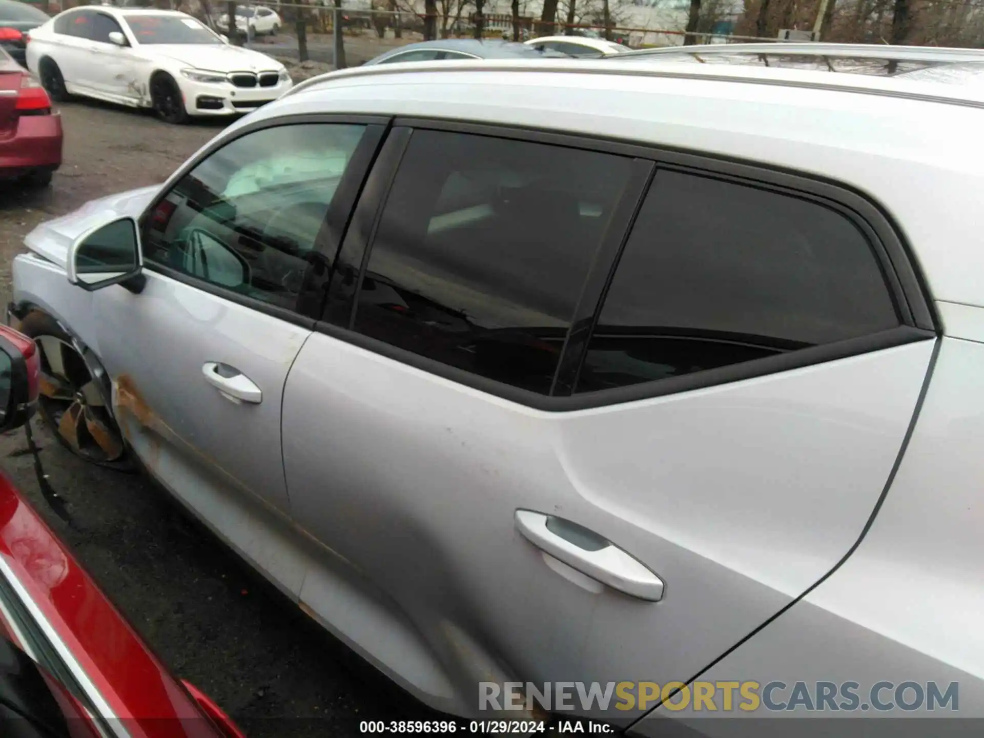 14 Photograph of a damaged car YV4162UK2L2256267 VOLVO XC40 2020