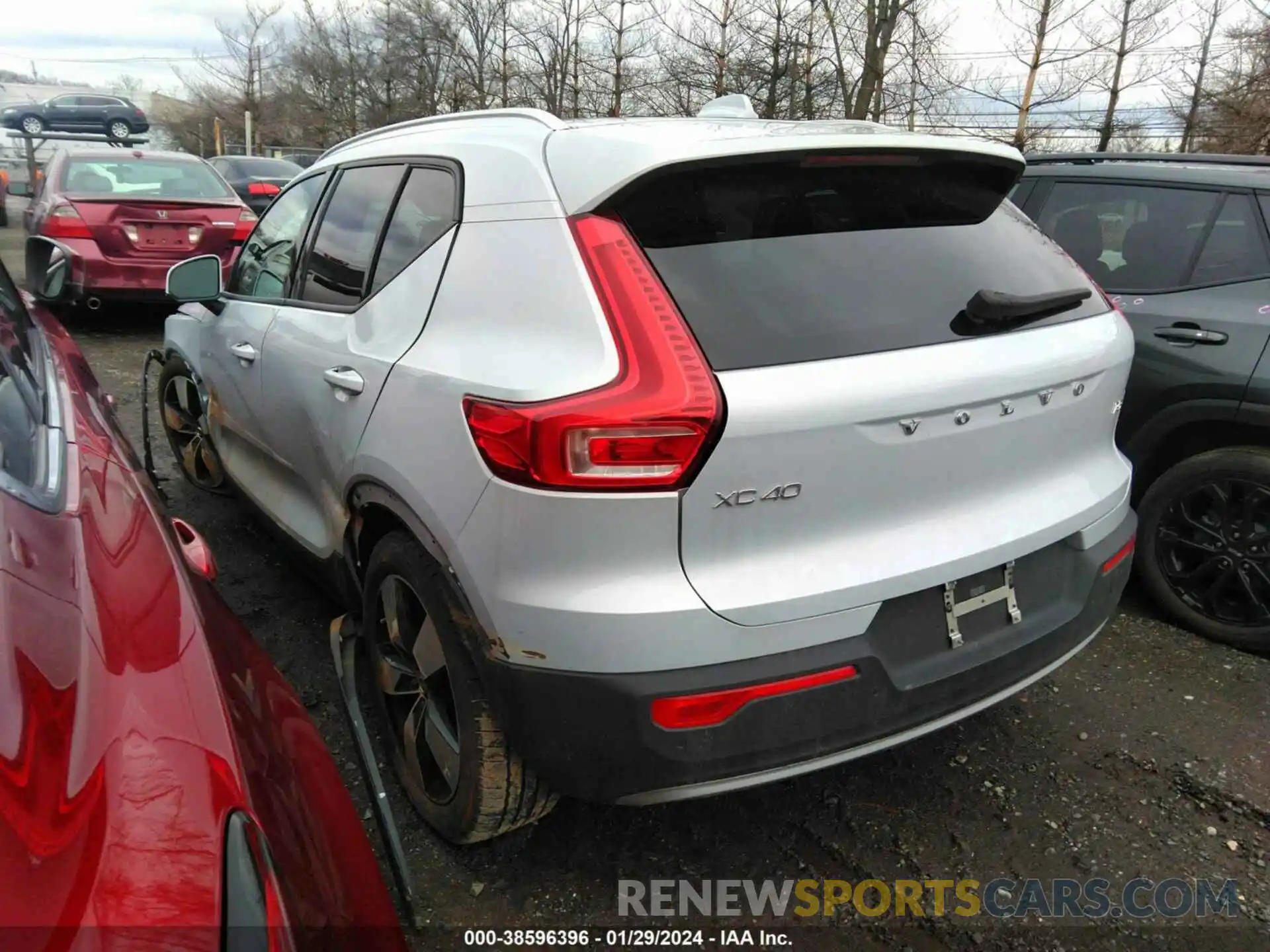 3 Photograph of a damaged car YV4162UK2L2256267 VOLVO XC40 2020