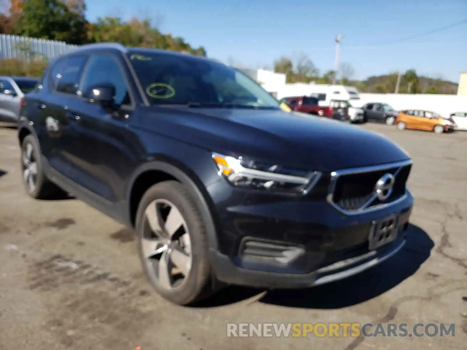 1 Photograph of a damaged car YV4162UK2L2256284 VOLVO XC40 2020