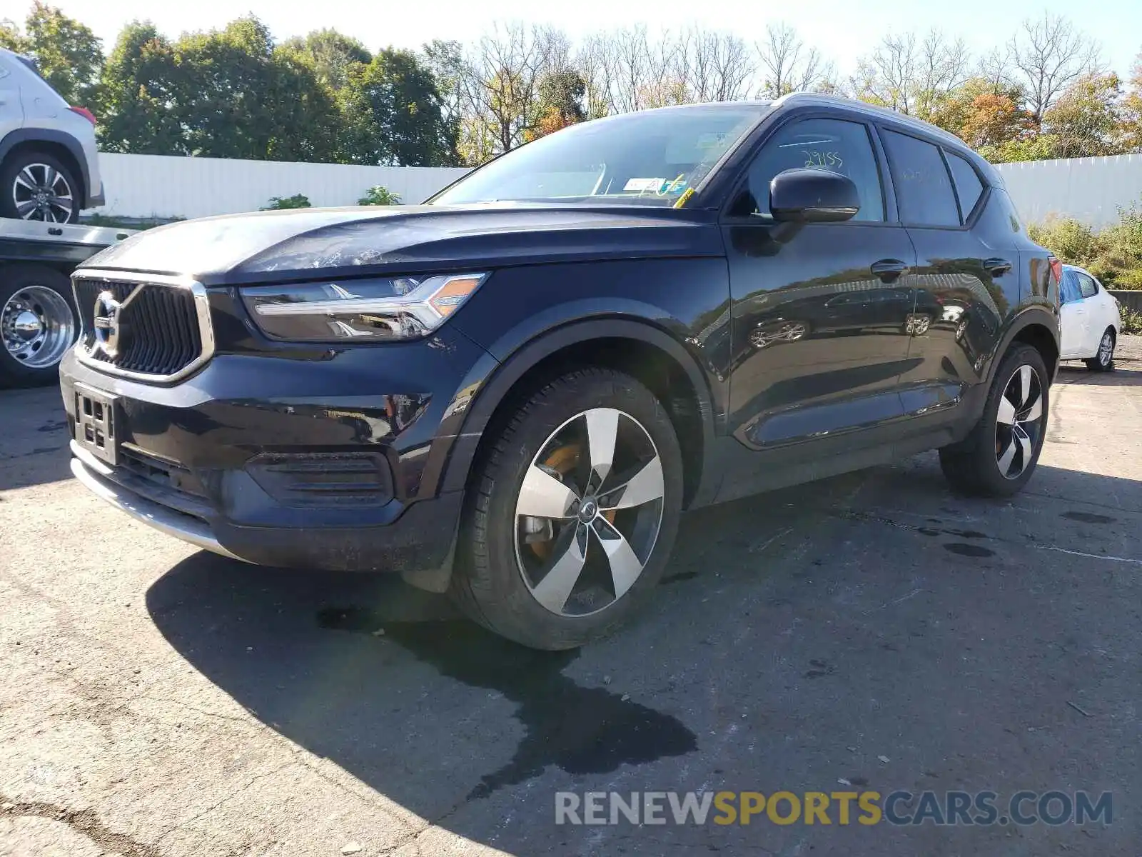 2 Photograph of a damaged car YV4162UK2L2256284 VOLVO XC40 2020