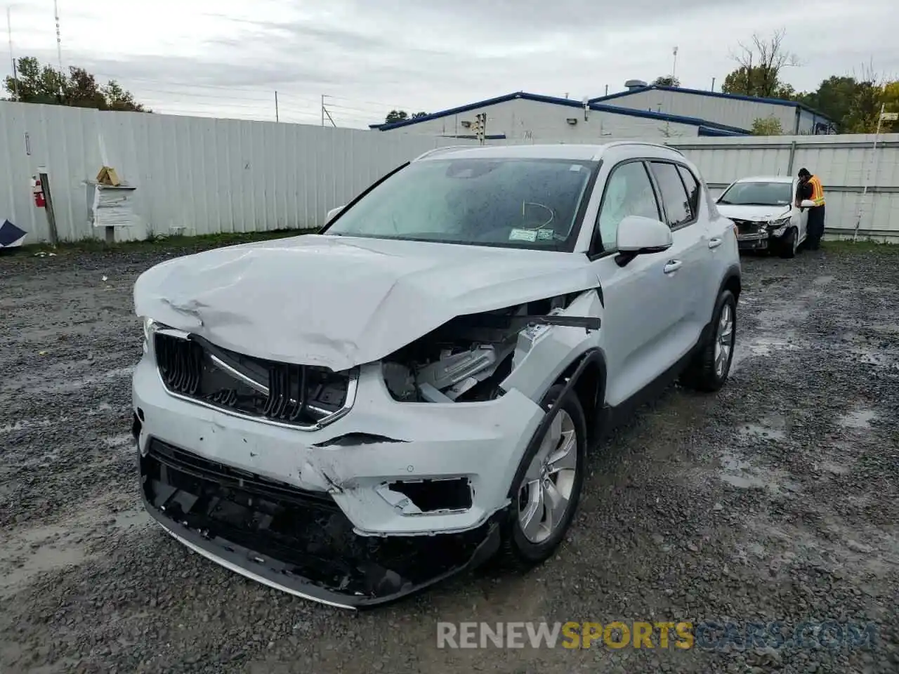 2 Photograph of a damaged car YV4162UK2L2279211 VOLVO XC40 2020