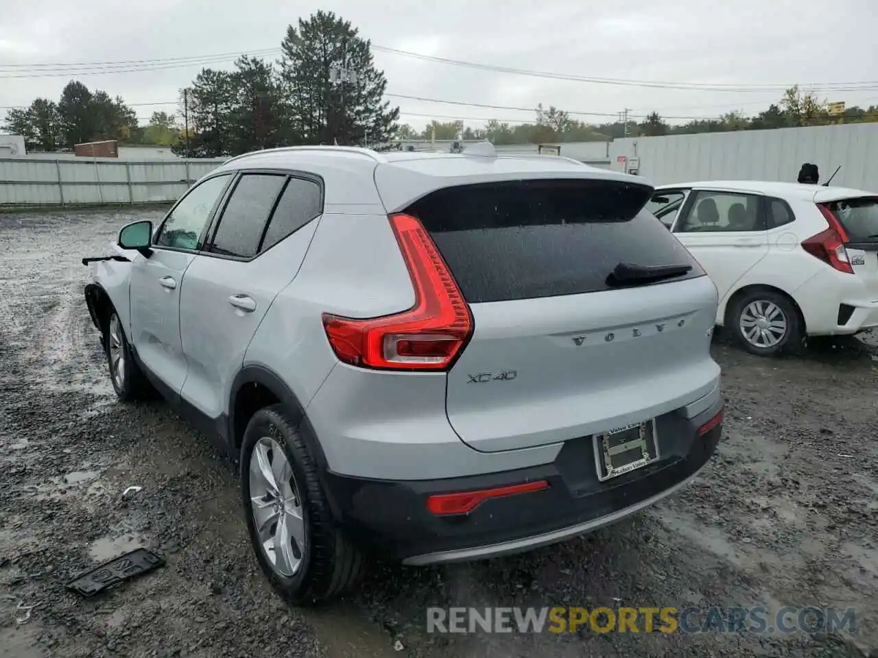 3 Photograph of a damaged car YV4162UK2L2279211 VOLVO XC40 2020