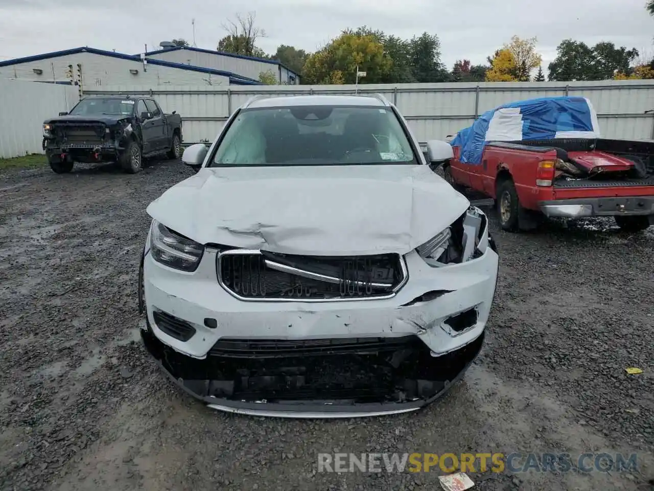 9 Photograph of a damaged car YV4162UK2L2279211 VOLVO XC40 2020