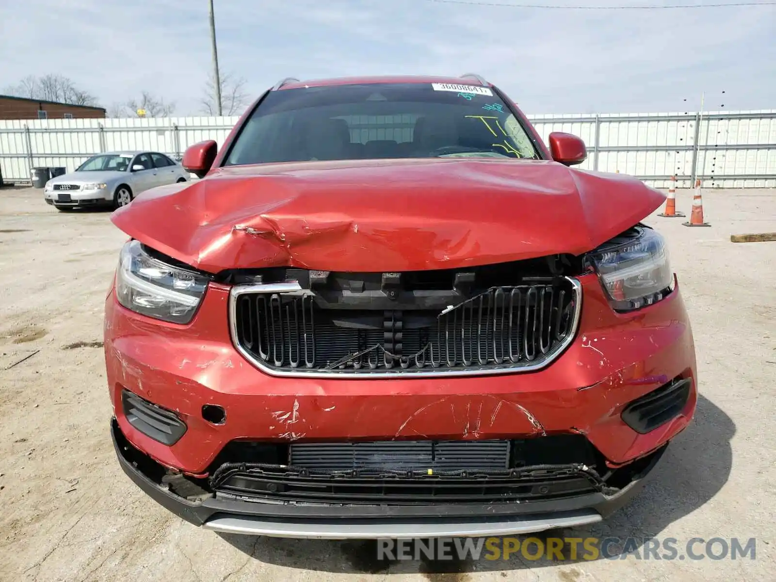 9 Photograph of a damaged car YV4162UK2L2323921 VOLVO XC40 2020