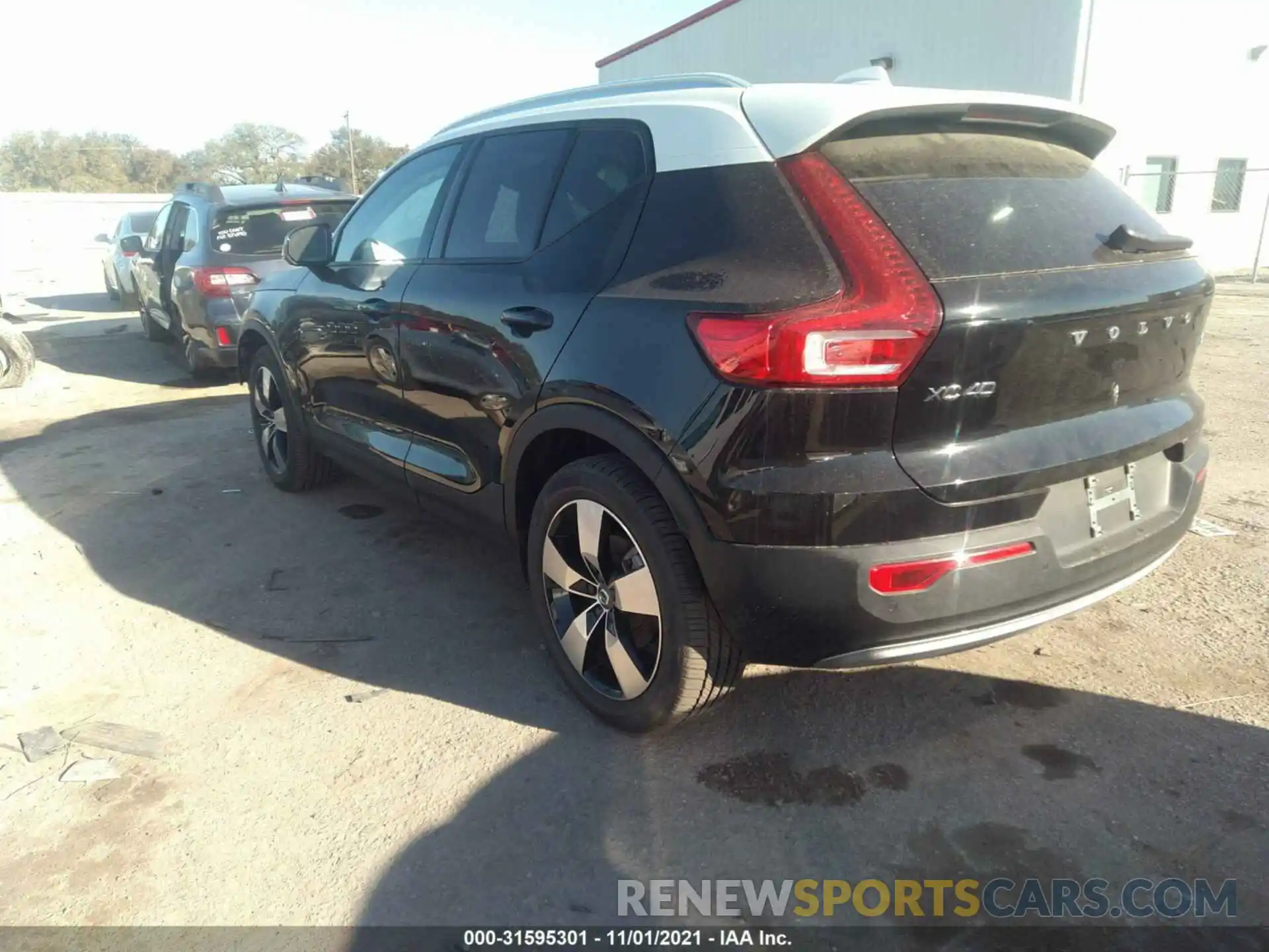 3 Photograph of a damaged car YV4162UK2L2330500 VOLVO XC40 2020