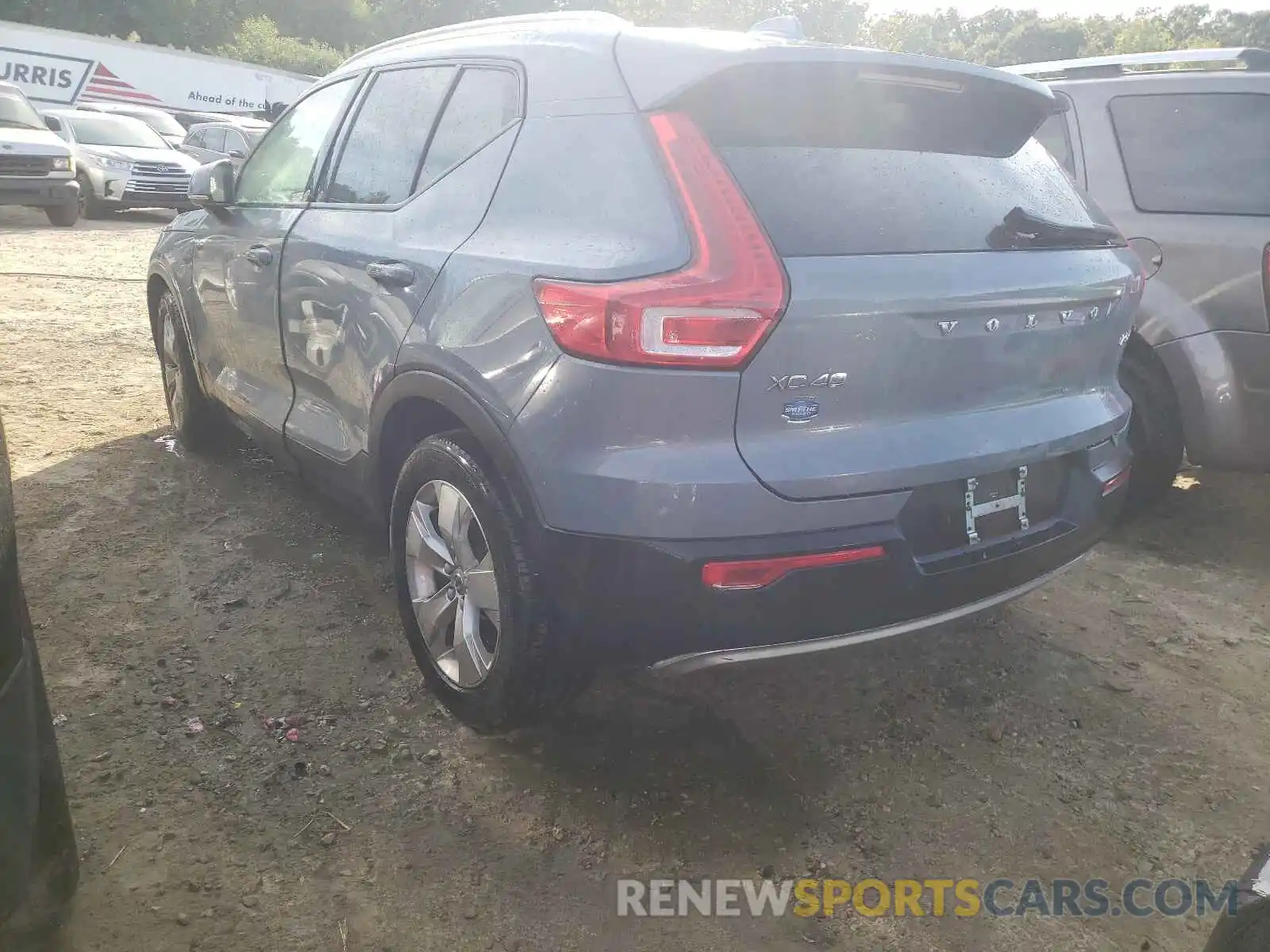 3 Photograph of a damaged car YV4162UK3L2184303 VOLVO XC40 2020