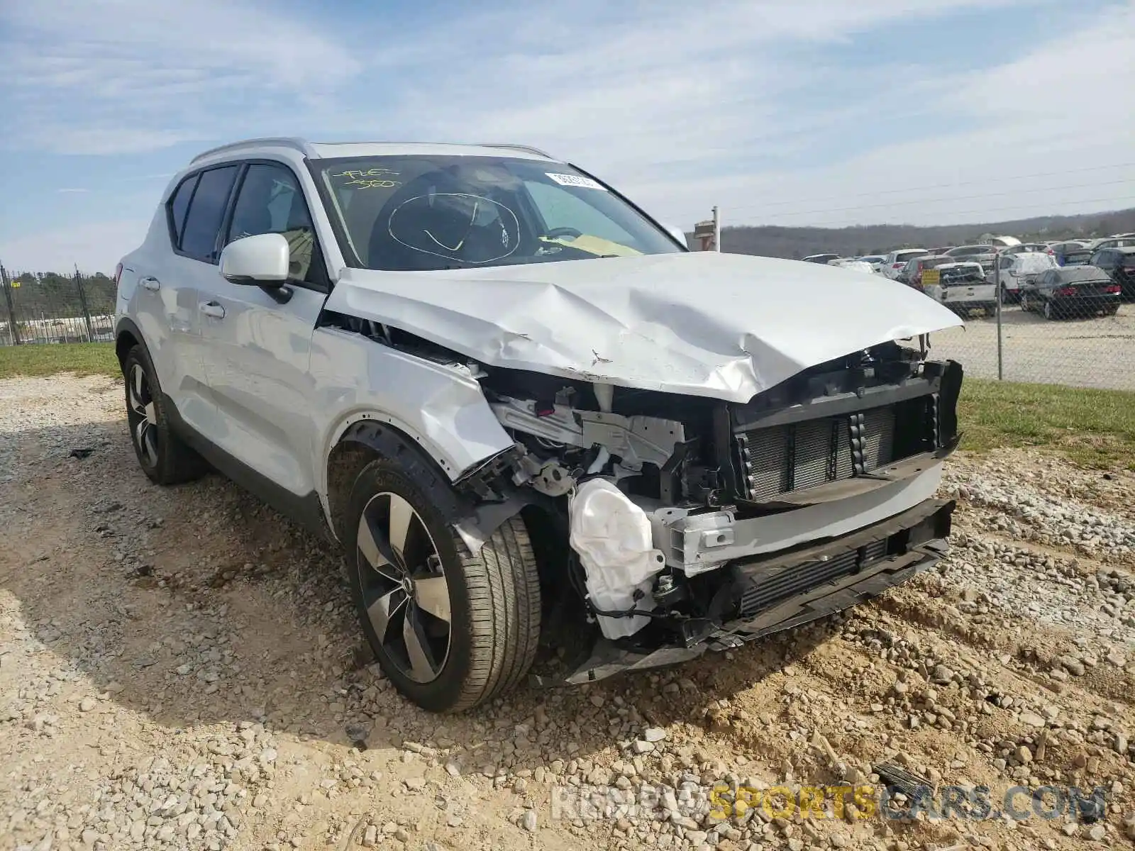 1 Photograph of a damaged car YV4162UK3L2195821 VOLVO XC40 2020