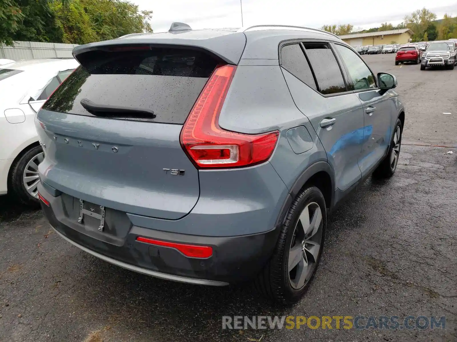 4 Photograph of a damaged car YV4162UK3L2286409 VOLVO XC40 2020