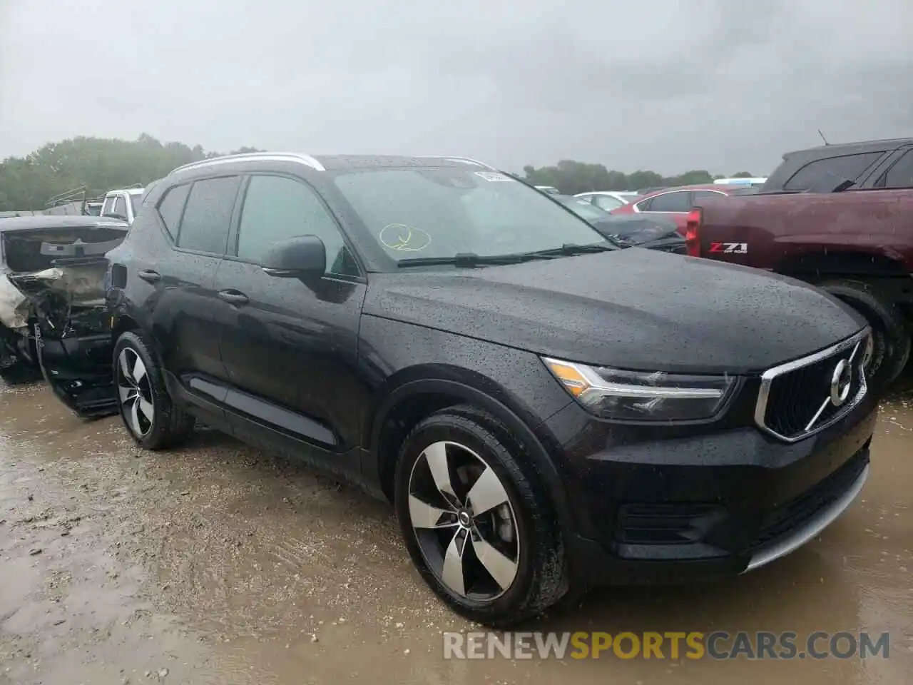 1 Photograph of a damaged car YV4162UK4L2183726 VOLVO XC40 2020