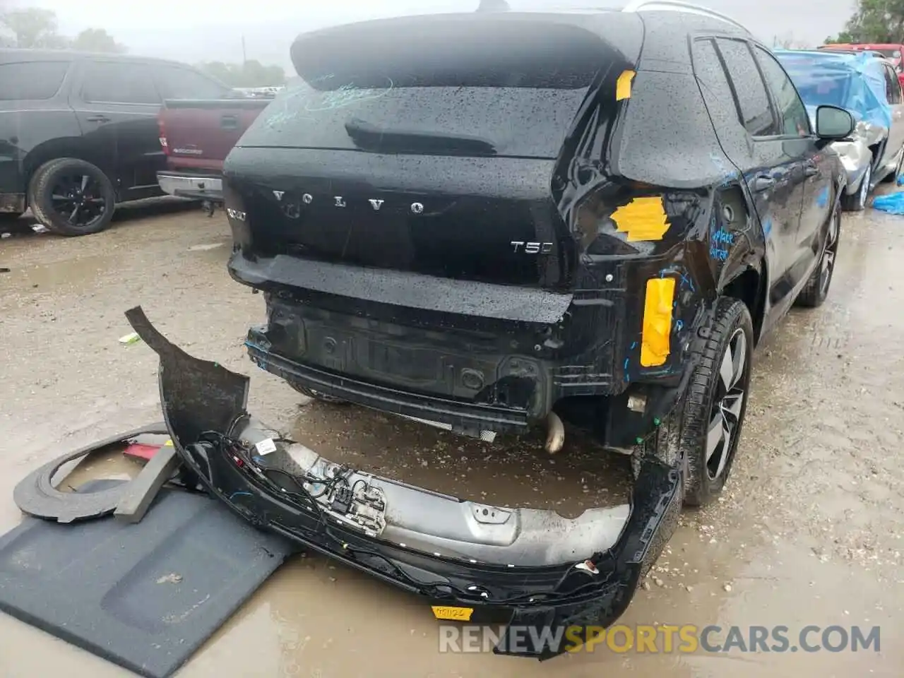 9 Photograph of a damaged car YV4162UK4L2183726 VOLVO XC40 2020