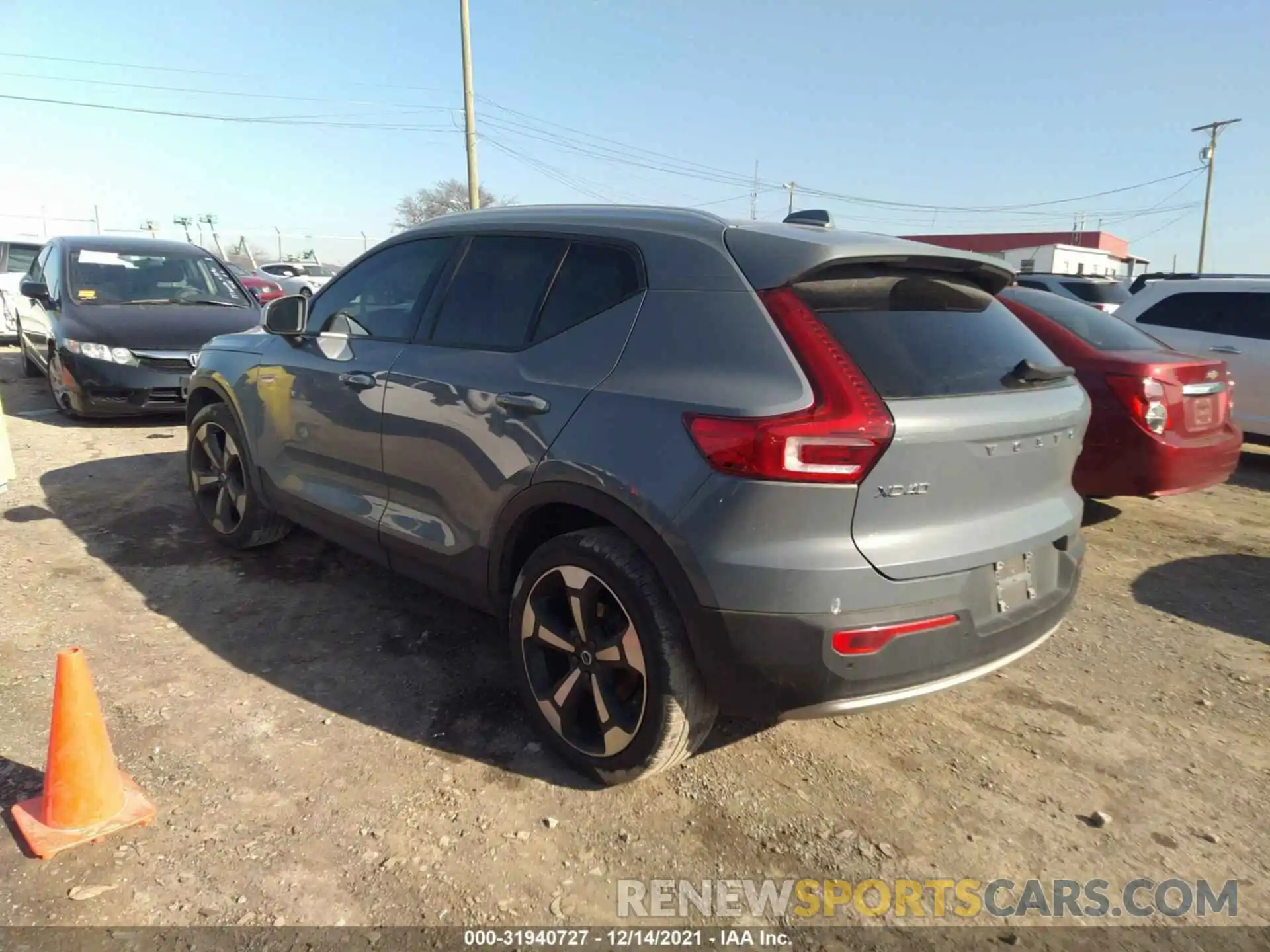 3 Photograph of a damaged car YV4162UK4L2190823 VOLVO XC40 2020