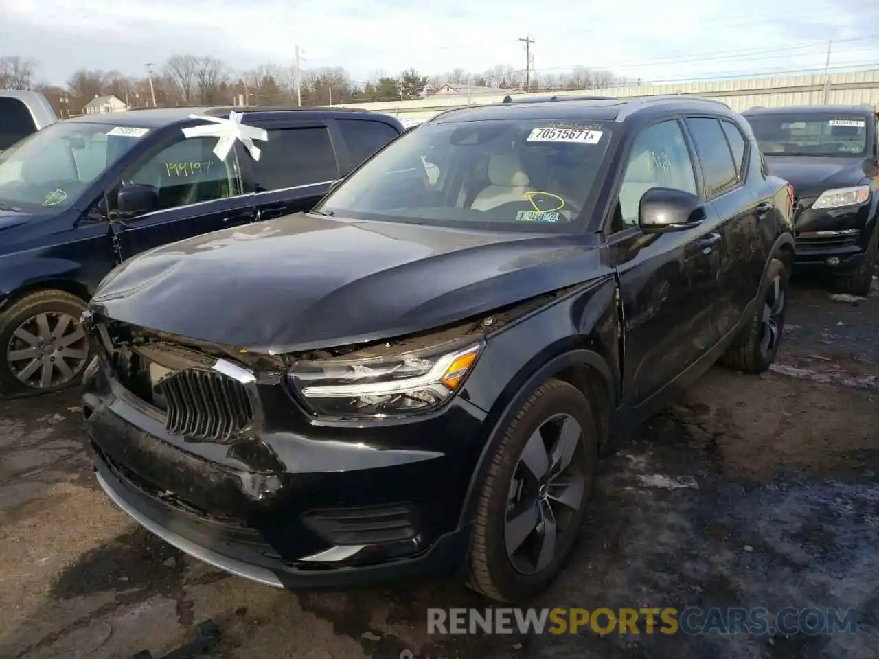 2 Photograph of a damaged car YV4162UK4L2196766 VOLVO XC40 2020