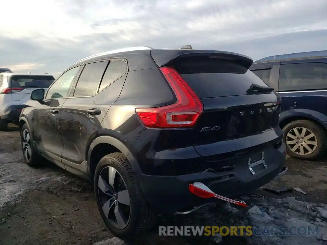 3 Photograph of a damaged car YV4162UK4L2196766 VOLVO XC40 2020