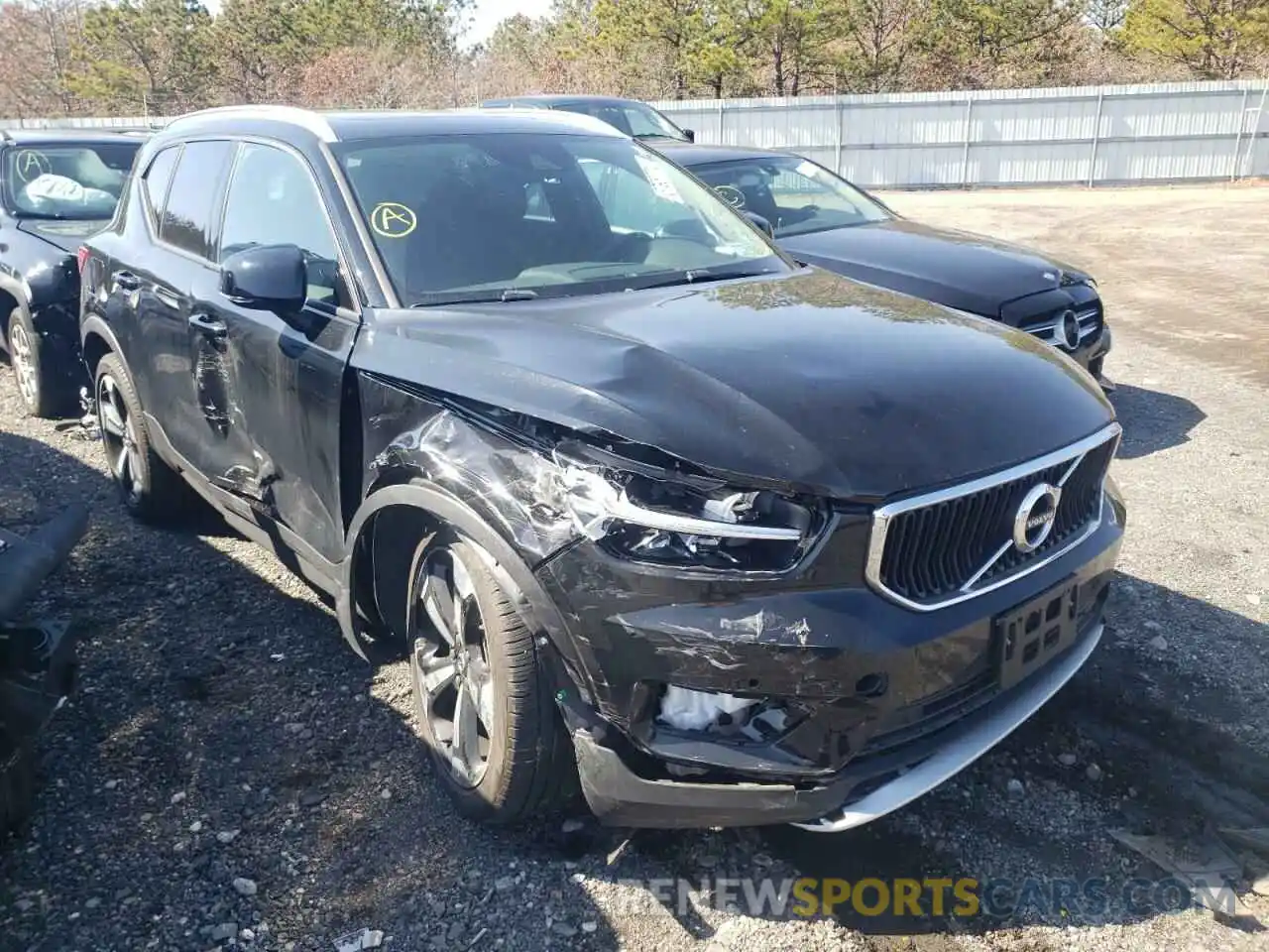 1 Photograph of a damaged car YV4162UK4L2247134 VOLVO XC40 2020