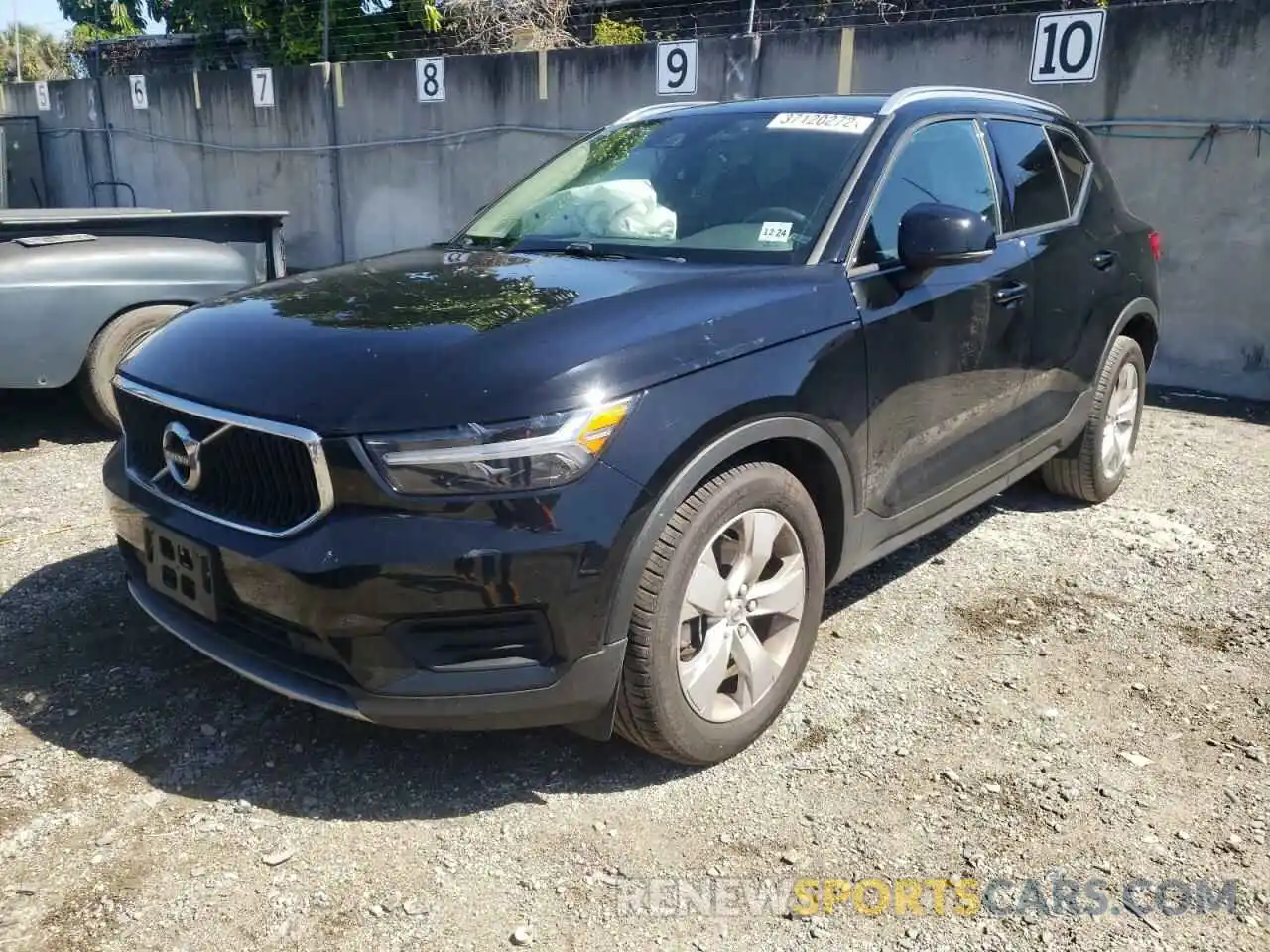 2 Photograph of a damaged car YV4162UK4L2251412 VOLVO XC40 2020